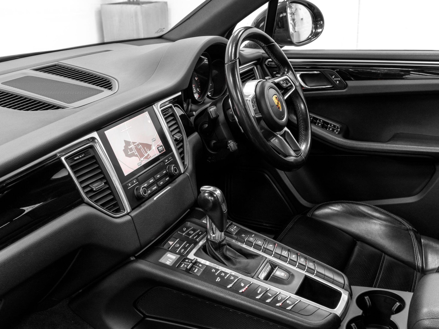 Used Porsche Macan 2016 for sale - 77358917: Photo 40