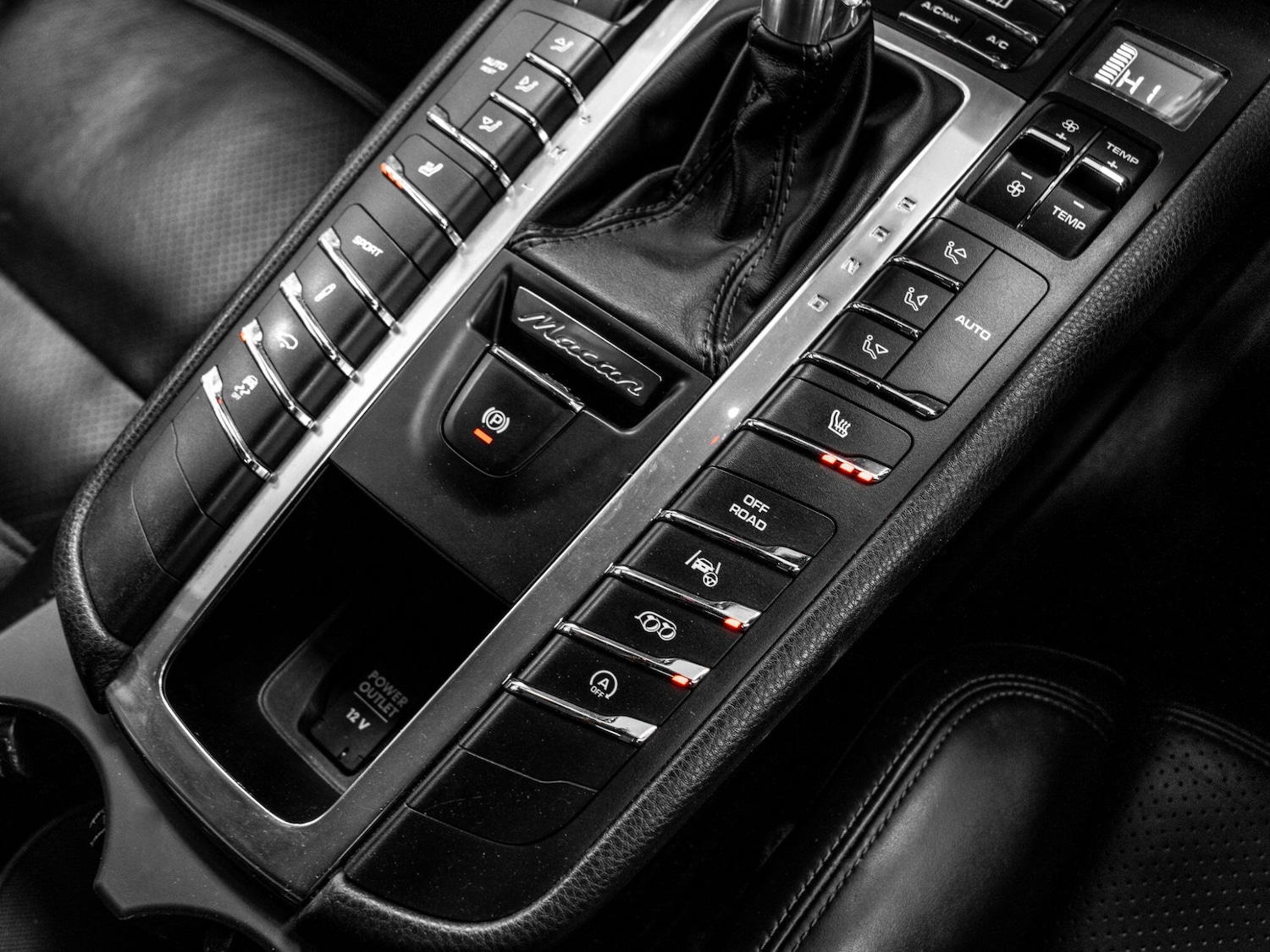 Used Porsche Macan 2016 for sale - 77358917: Photo 44