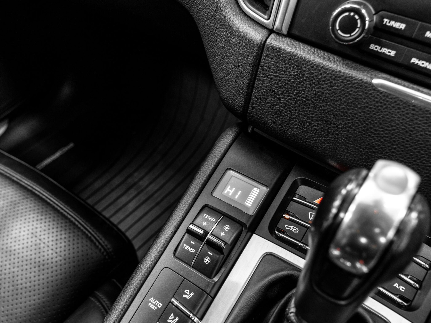 Used Porsche Macan 2016 for sale - 77358917: Photo 45