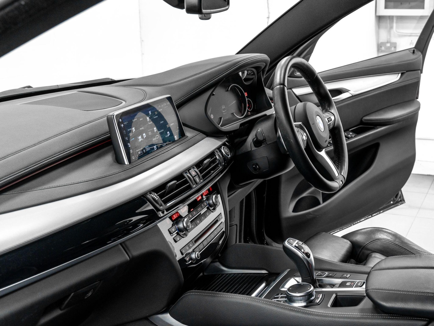 Used BMW X6 2018 for sale - 76964342: Photo 40