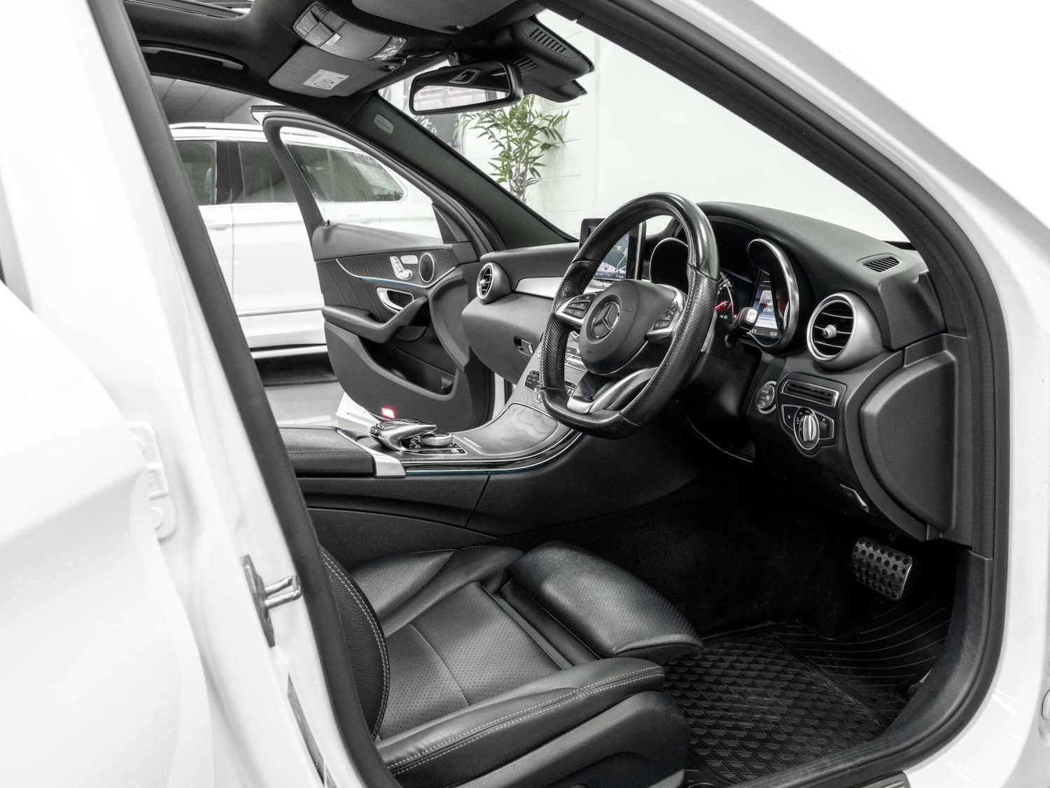 Used Mercedes-Benz C Class 2017 for sale - 76824739: Photo 17