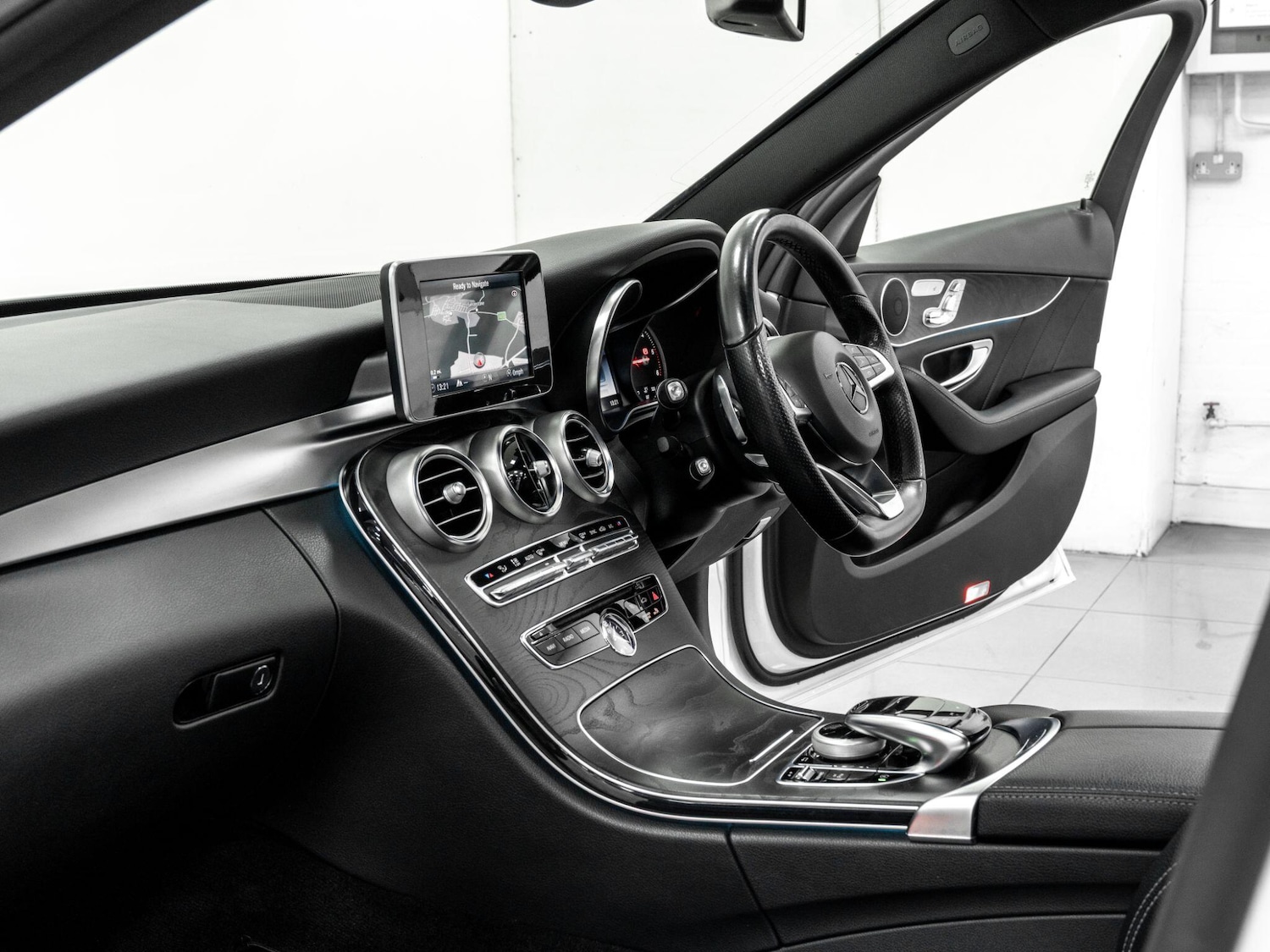 Used Mercedes-Benz C Class 2017 for sale - 76824739: Photo 43