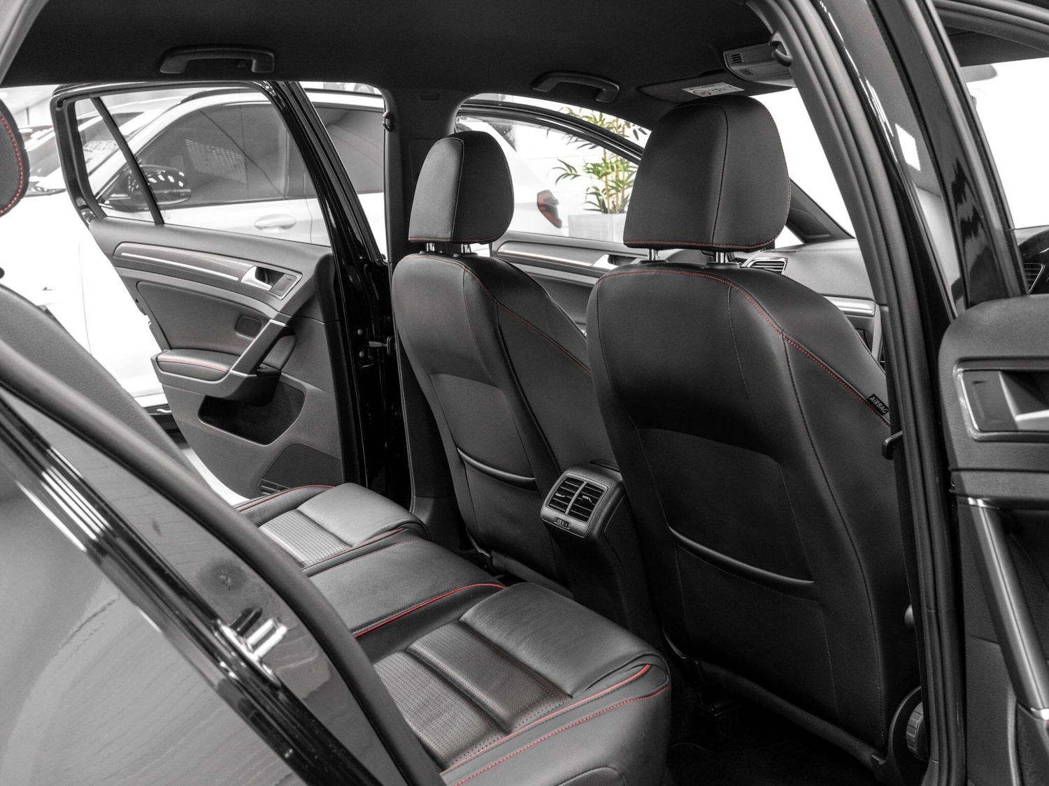 Used Volkswagen Golf 2017 for sale - 77266896: Photo 23