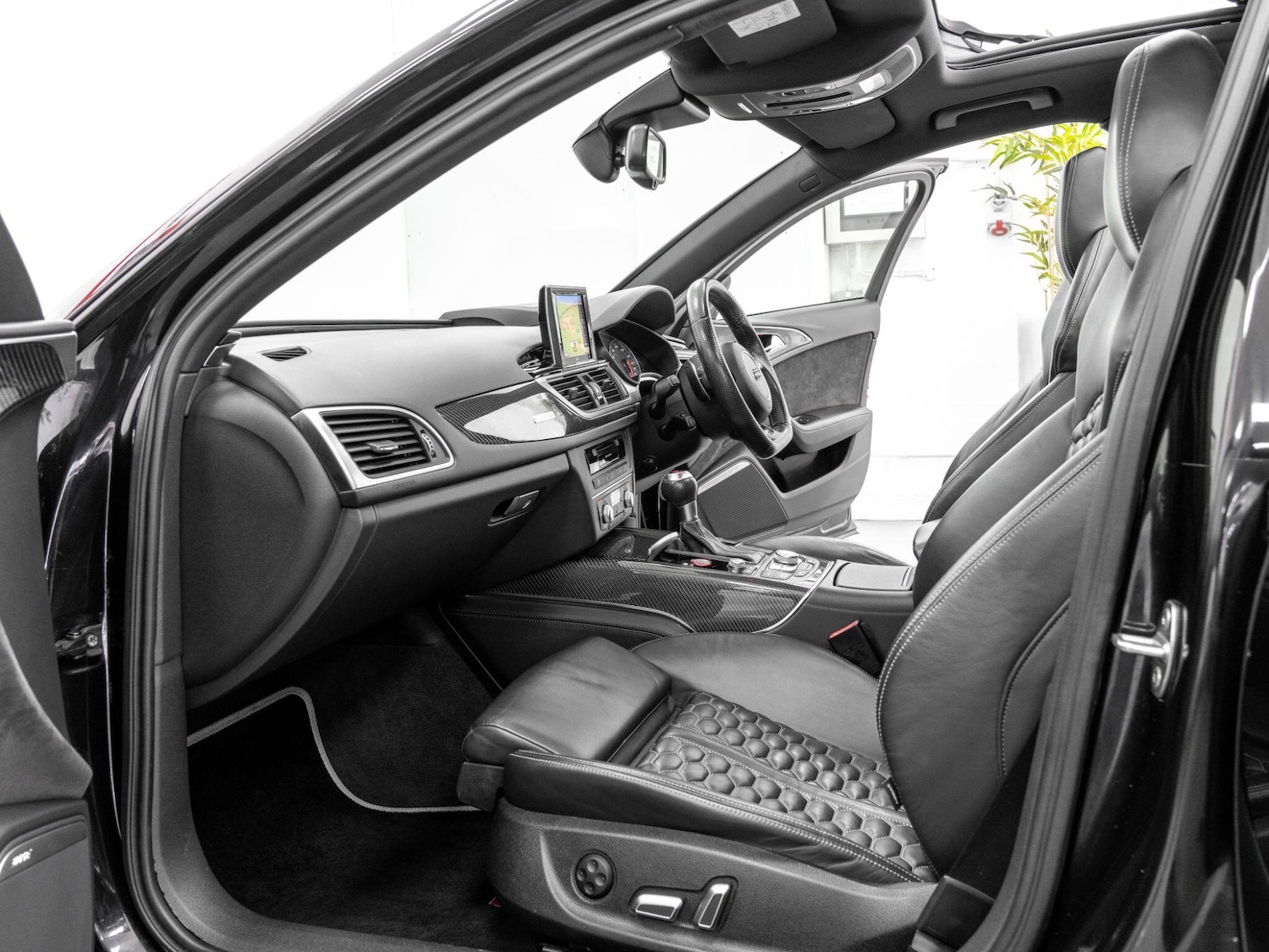 Used Audi RS6 2015 for sale - 76549782: Photo 19