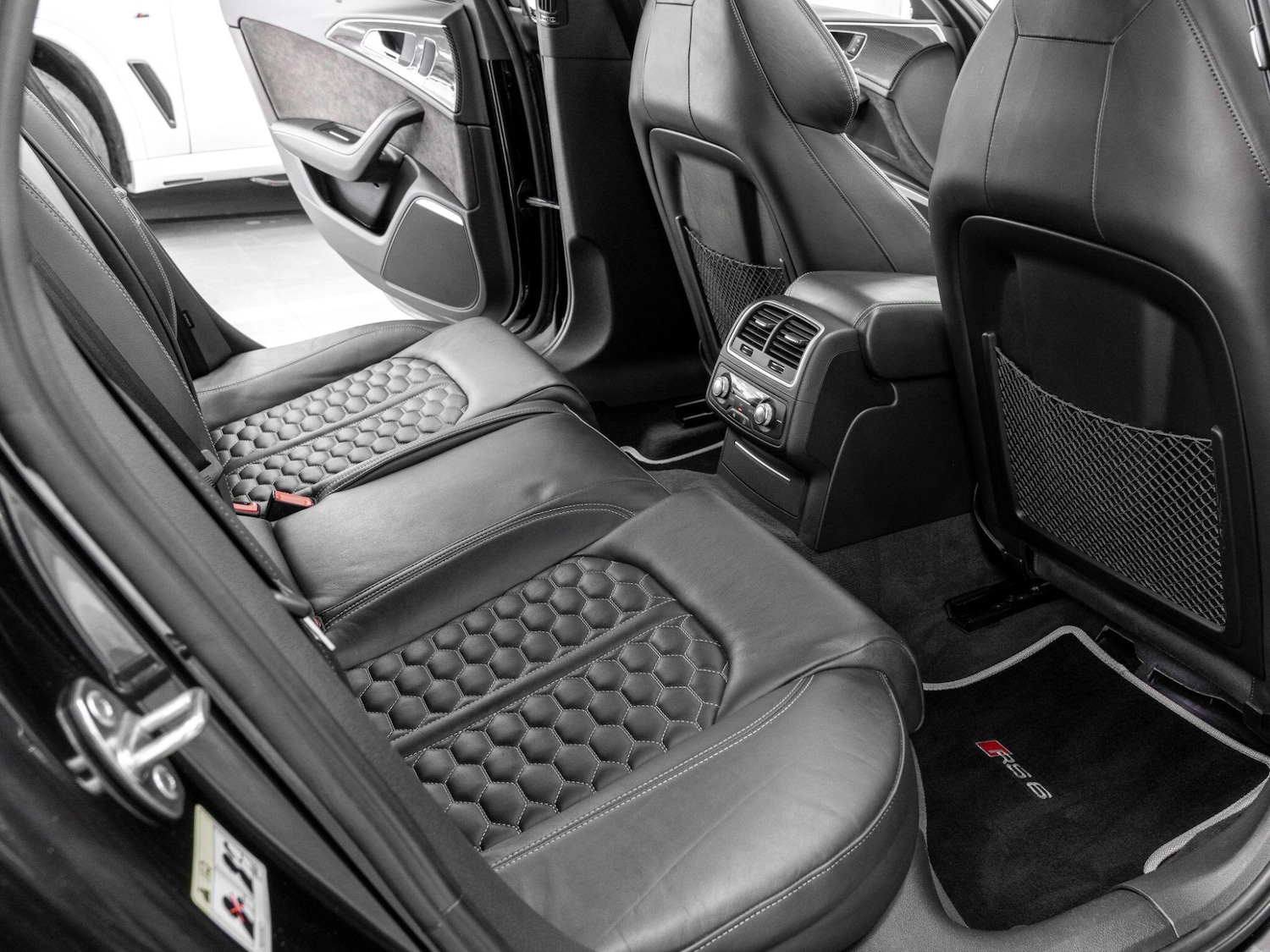 Used Audi RS6 2015 for sale - 76549782: Photo 29