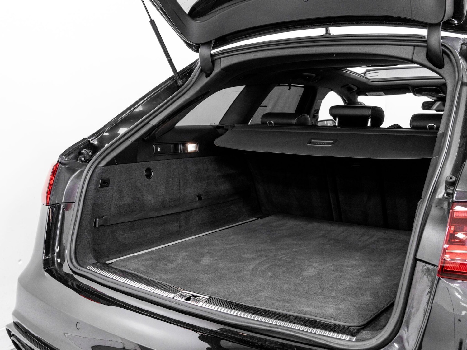 Used Audi RS6 2015 for sale - 76549782: Photo 36