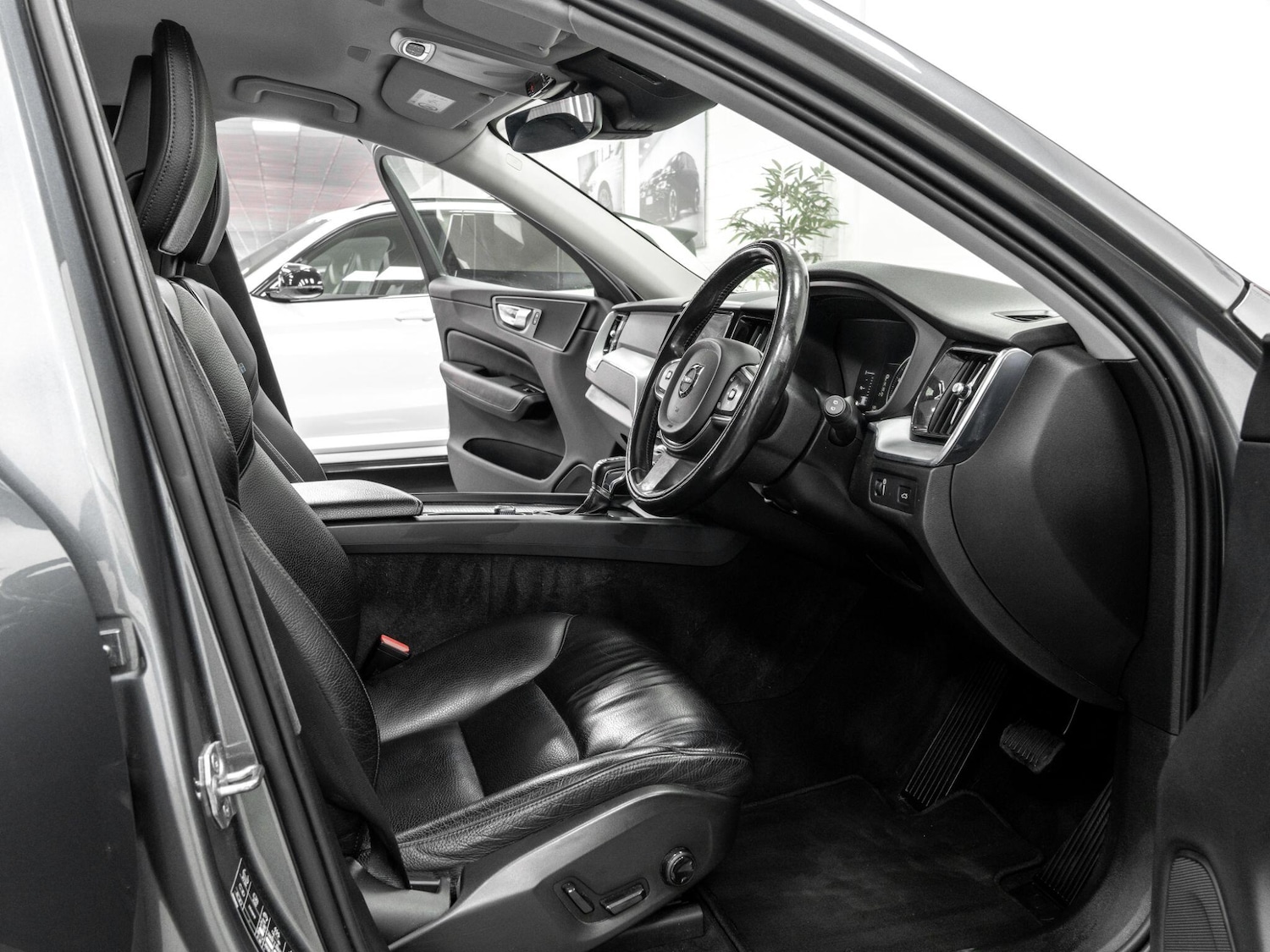 Used Volvo XC60 2017 for sale - 78170527: Photo 15