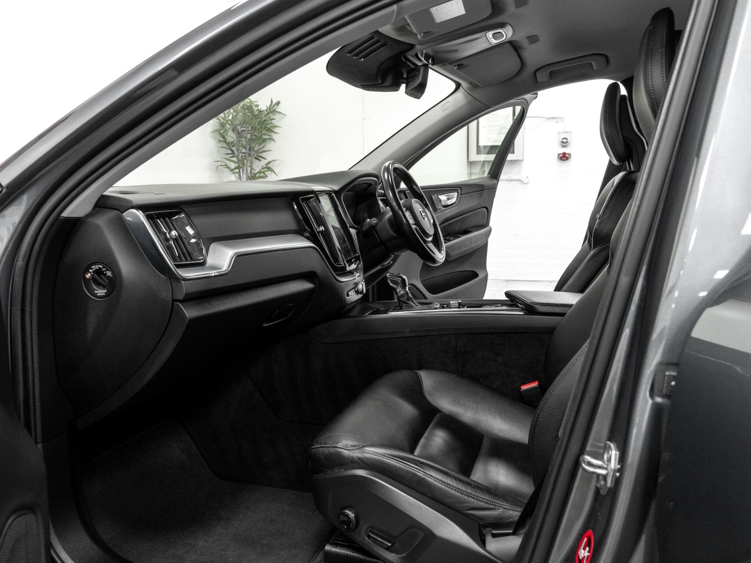 Used Volvo XC60 2017 for sale - 78170527: Photo 16