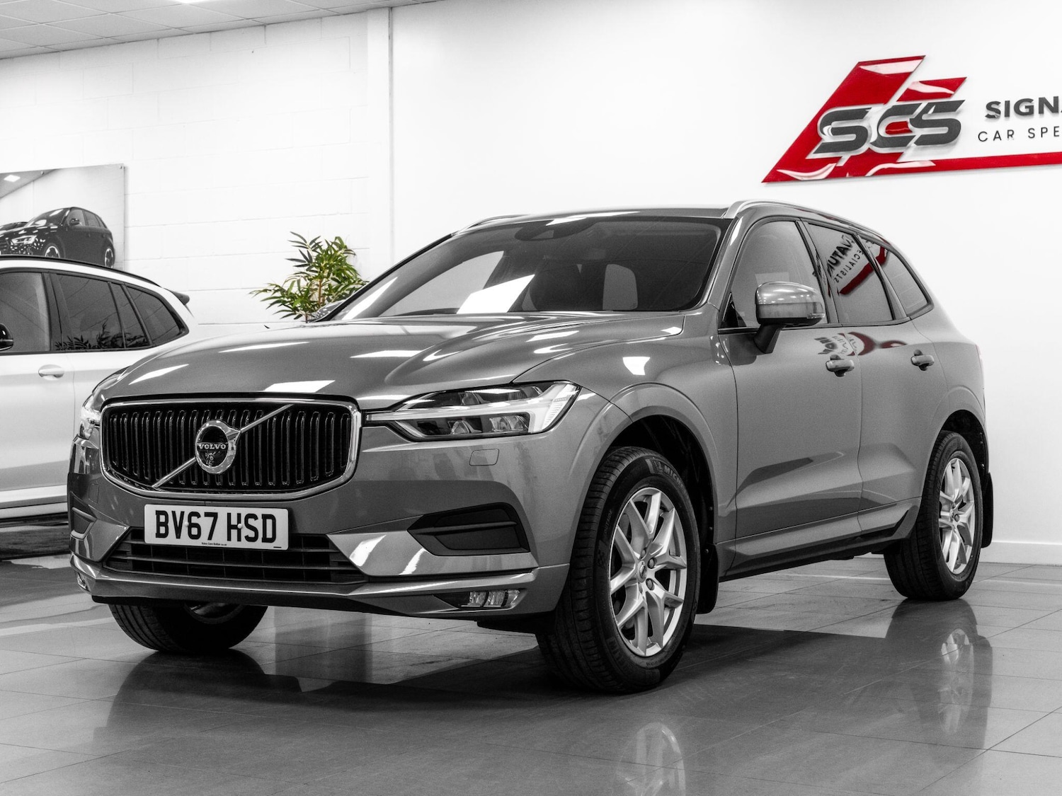 Used Volvo XC60 2017 for sale - 78170527: Photo 2