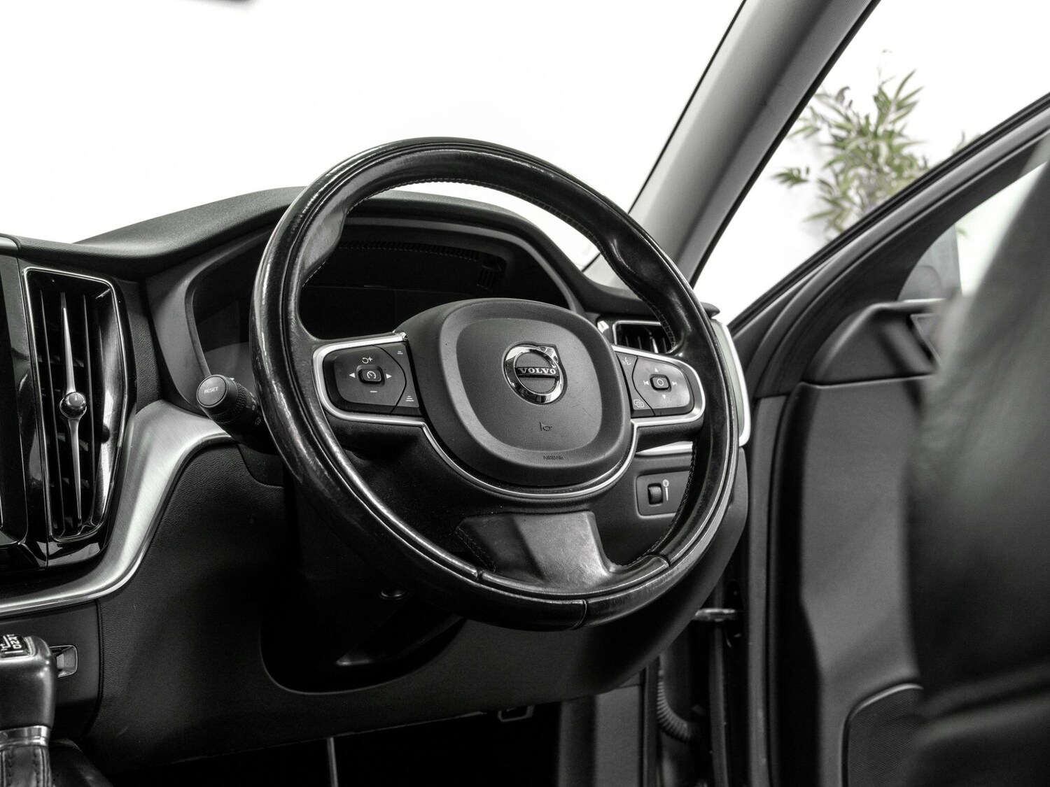 Used Volvo XC60 2017 for sale - 78170527: Photo 20