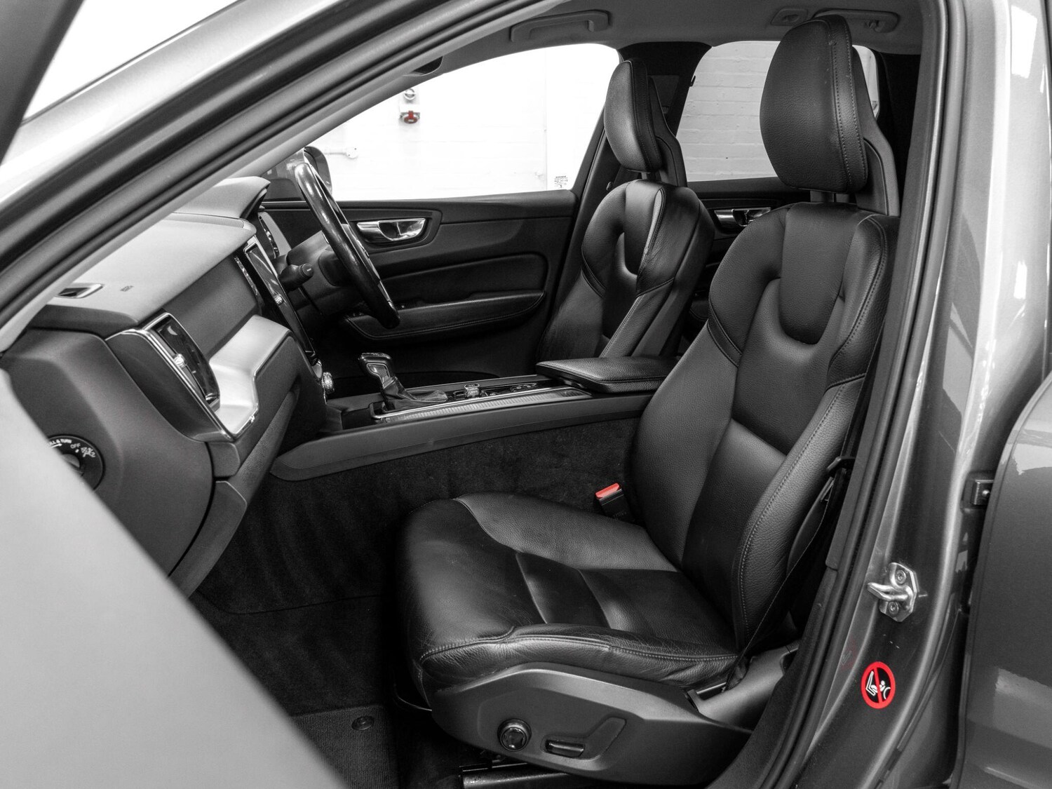 Used Volvo XC60 2017 for sale - 78170527: Photo 21