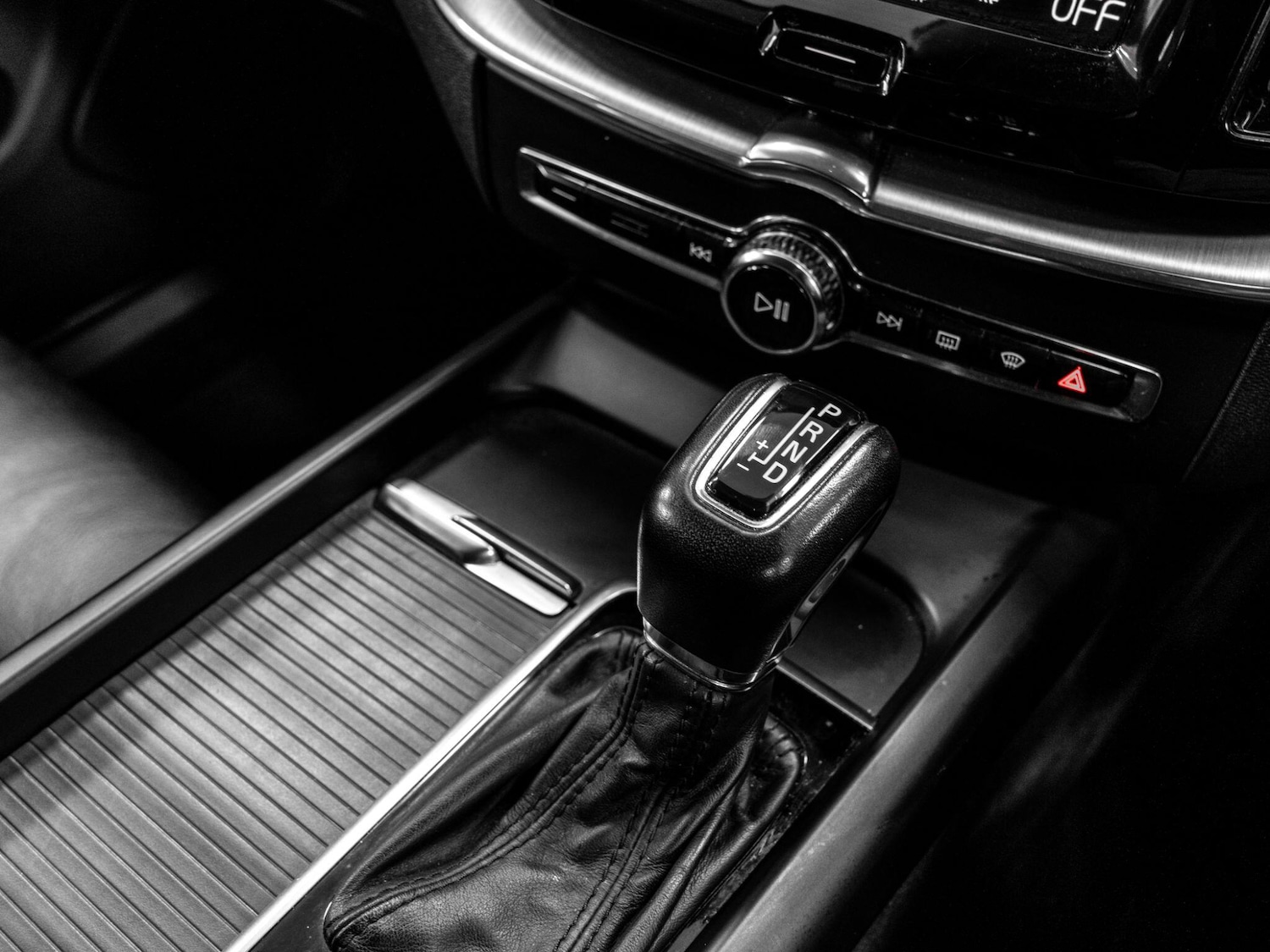 Used Volvo XC60 2017 for sale - 78170527: Photo 32