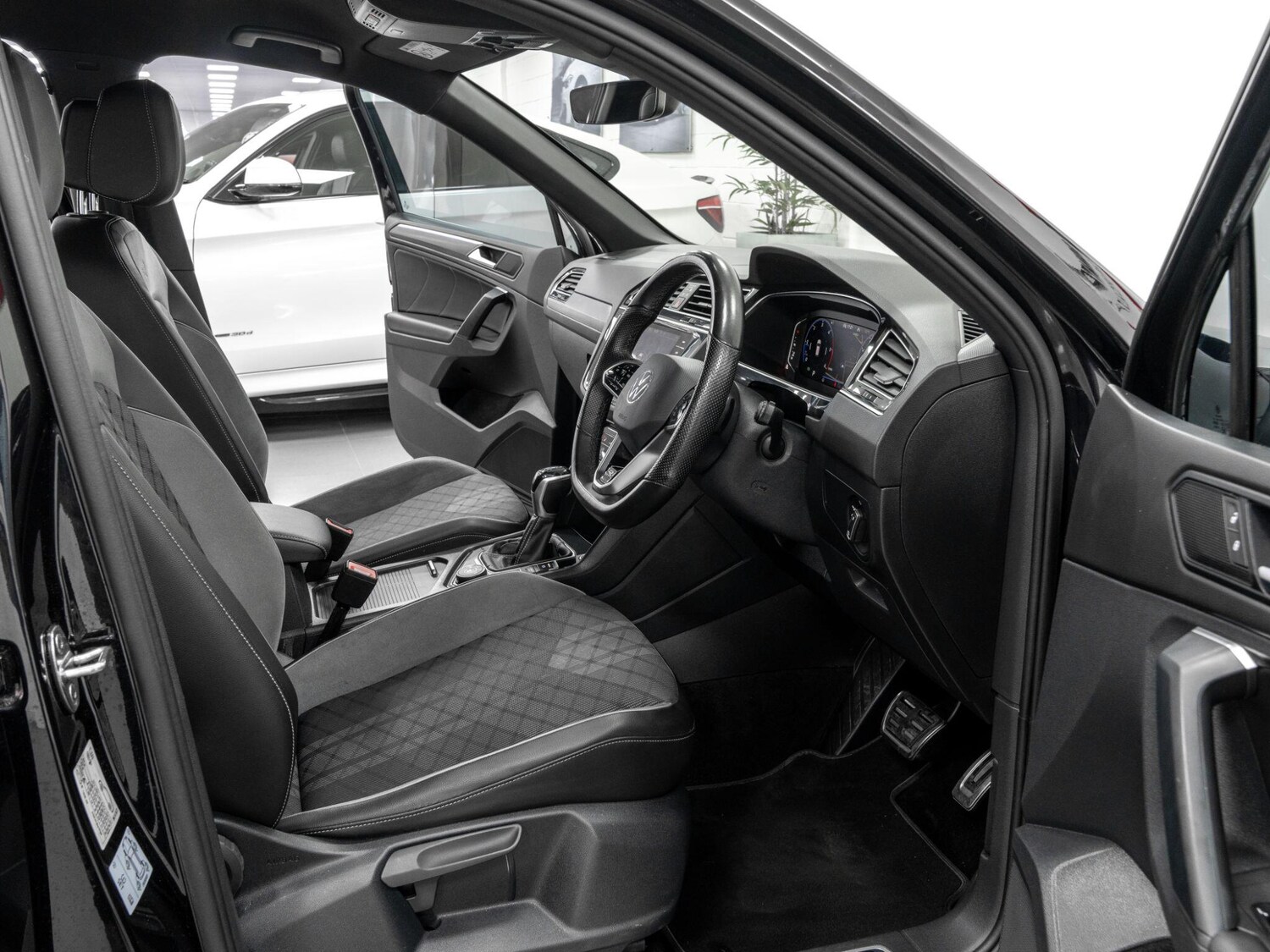 Used Volkswagen Tiguan for sale - 77598874: Photo 15