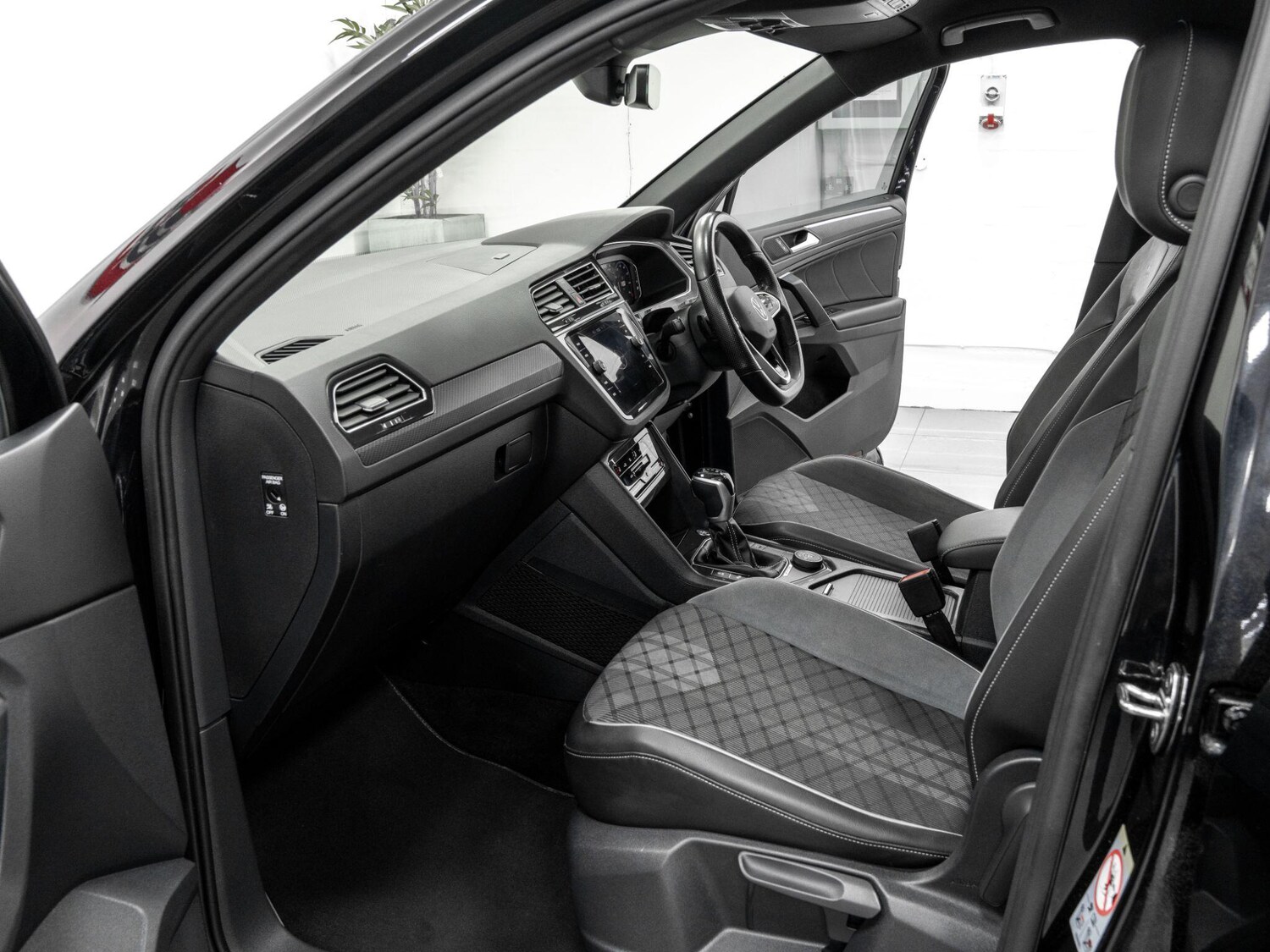 Used Volkswagen Tiguan for sale - 77598874: Photo 16