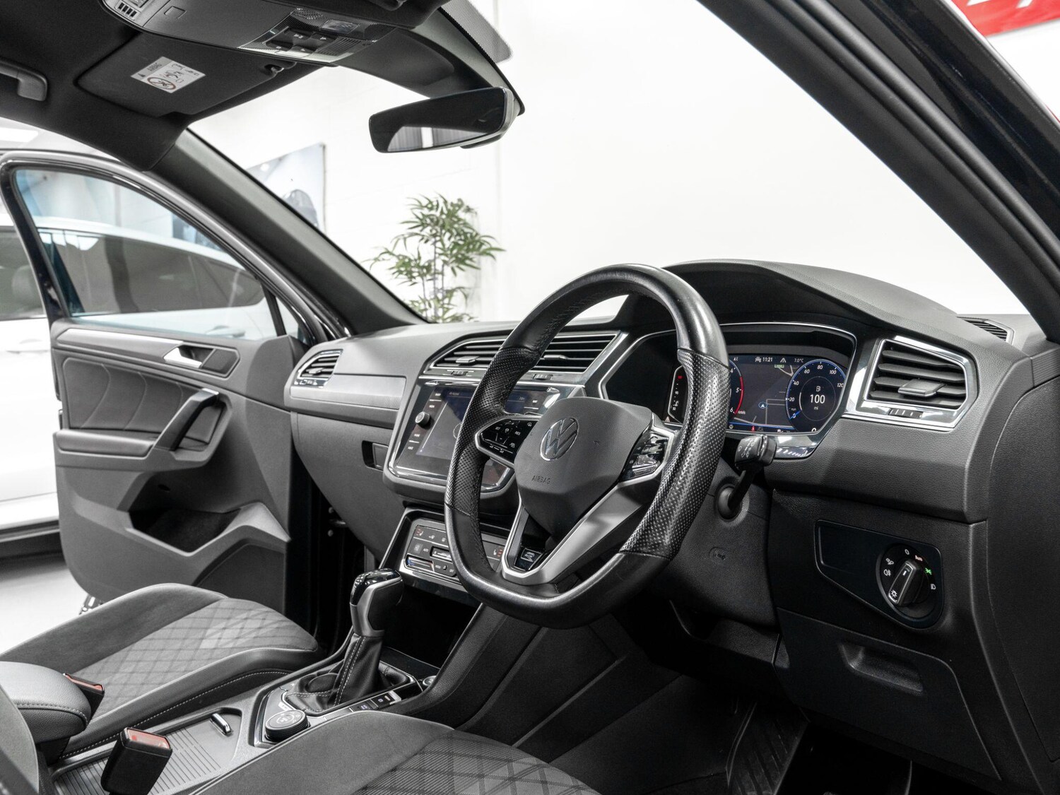 Used Volkswagen Tiguan for sale - 77598874: Photo 29