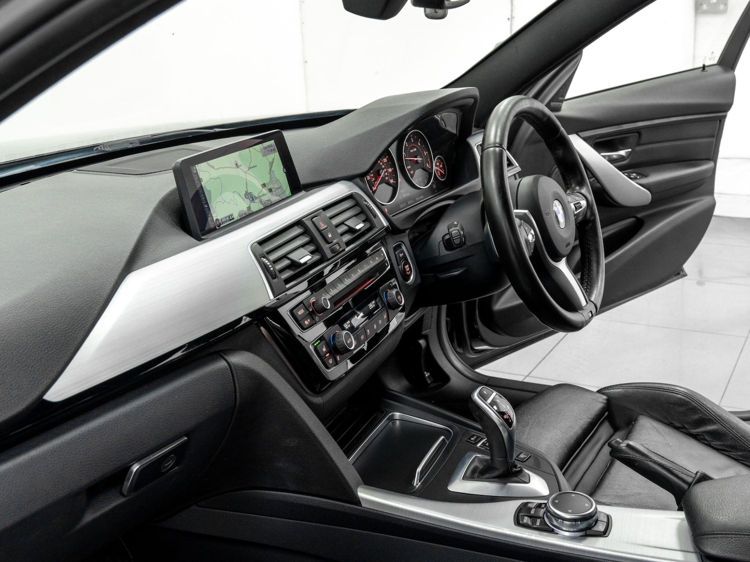 Used BMW 3 Series 2016 for sale - 77052493: Photo 35