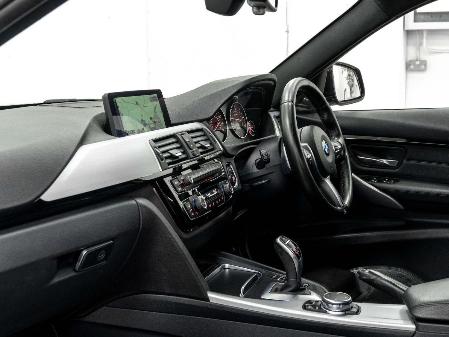 Used BMW 3 Series 2016 for sale - 77052493: Photo 37