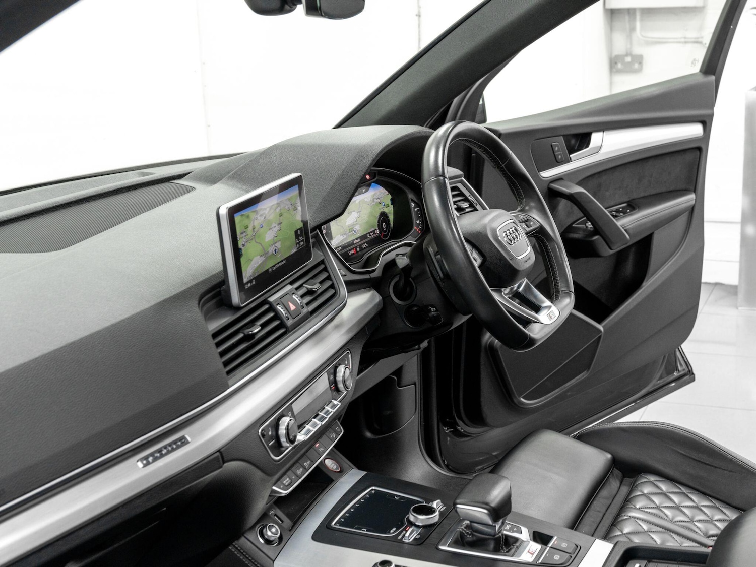 Used Audi Q5 2018 for sale - 76522266: Photo 45