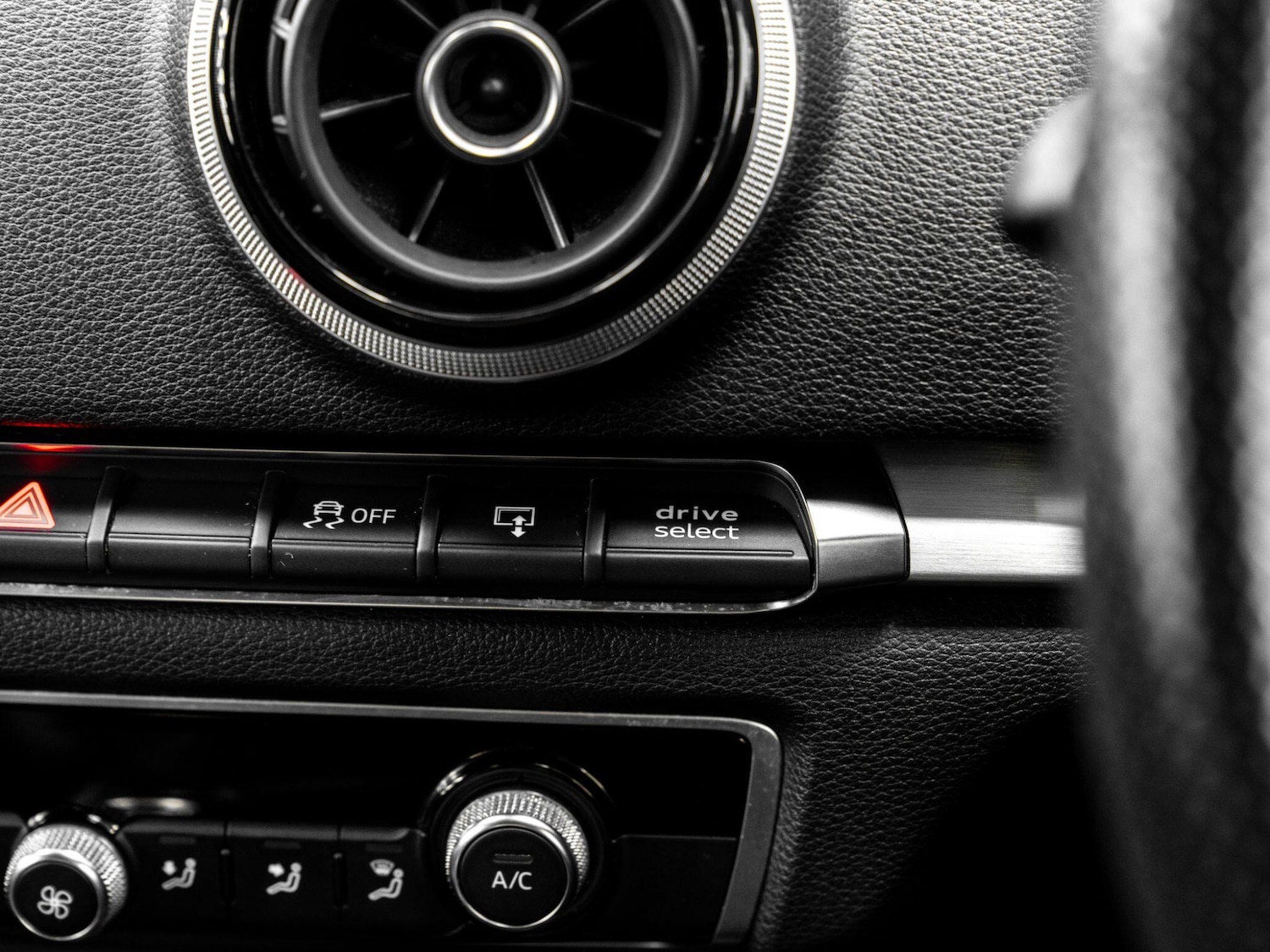 Used Audi A3 2015 for sale - 78086276: Photo 32