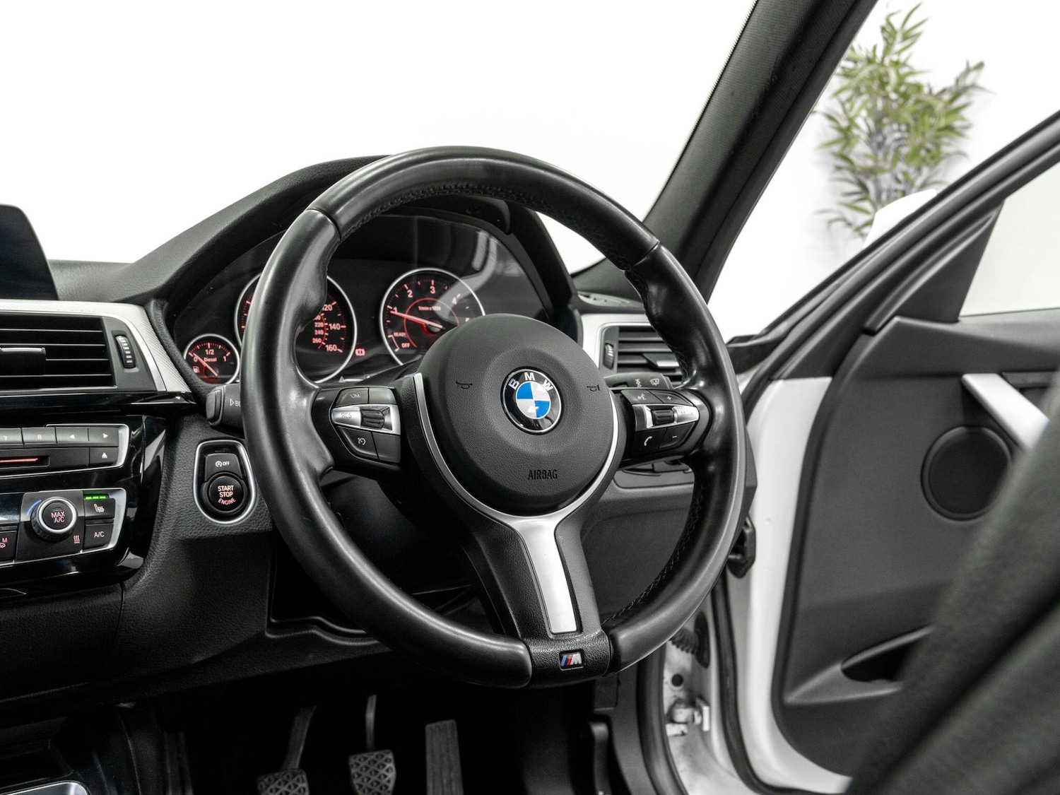 Used BMW 3 Series 2015 for sale - 77898673: Photo 20