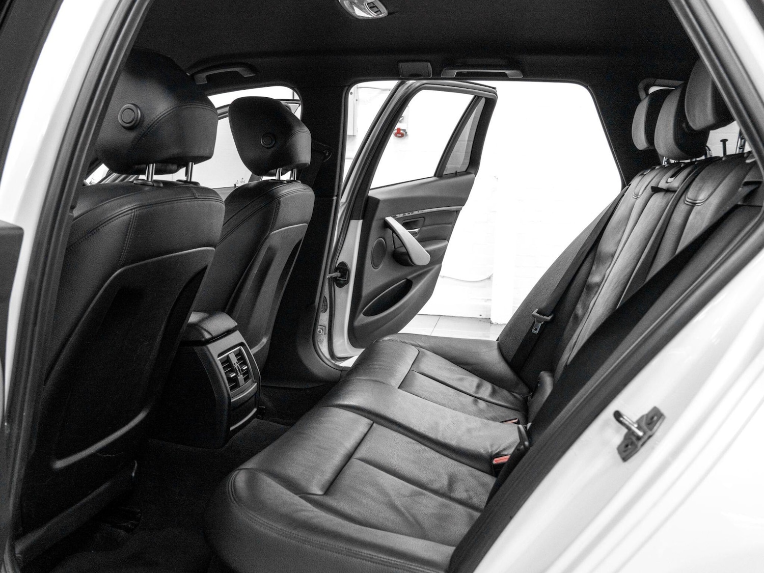 Used BMW 3 Series 2015 for sale - 77898673: Photo 24