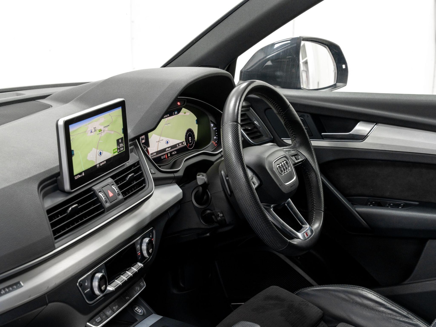 Used Audi Q5 2018 for sale - 76432356: Photo 43