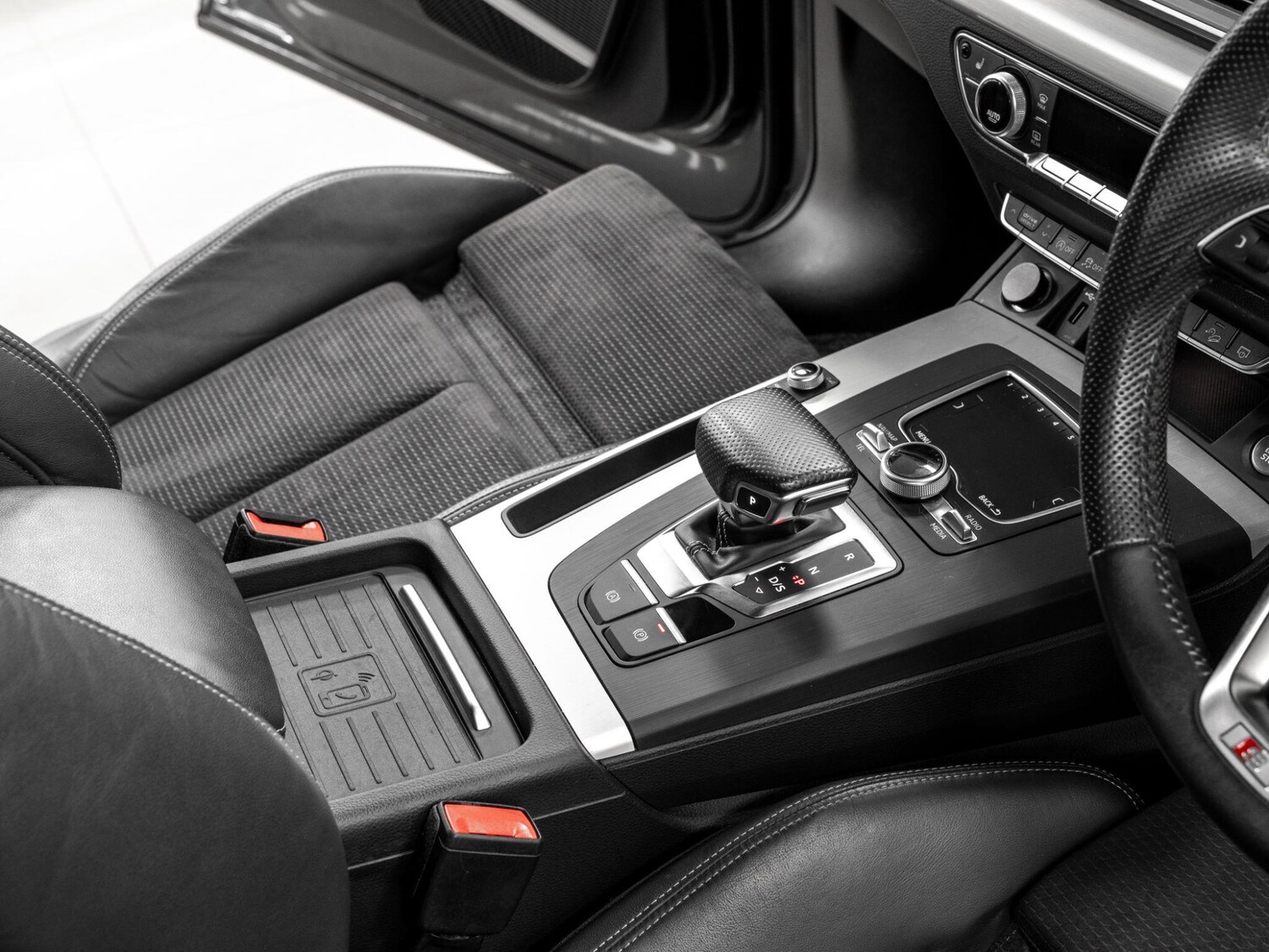 Used Audi Q5 2018 for sale - 76432356: Photo 44