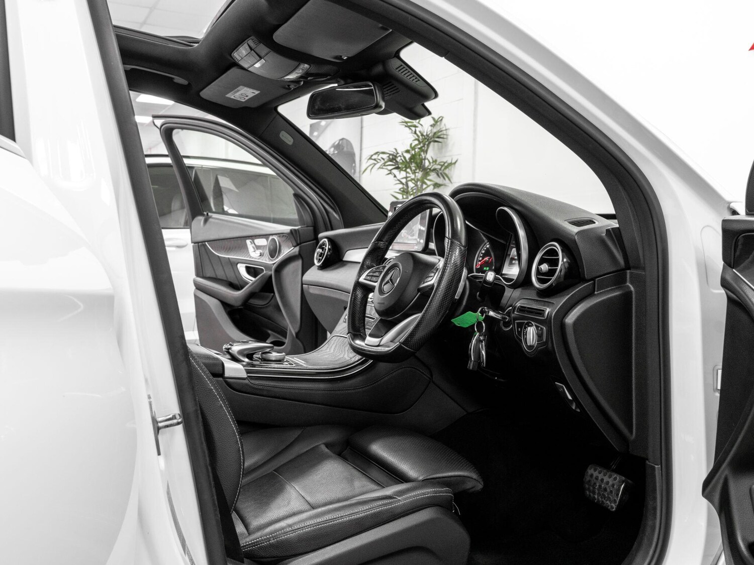 Used Mercedes-Benz GLC 2017 for sale - 76059309: Photo 15