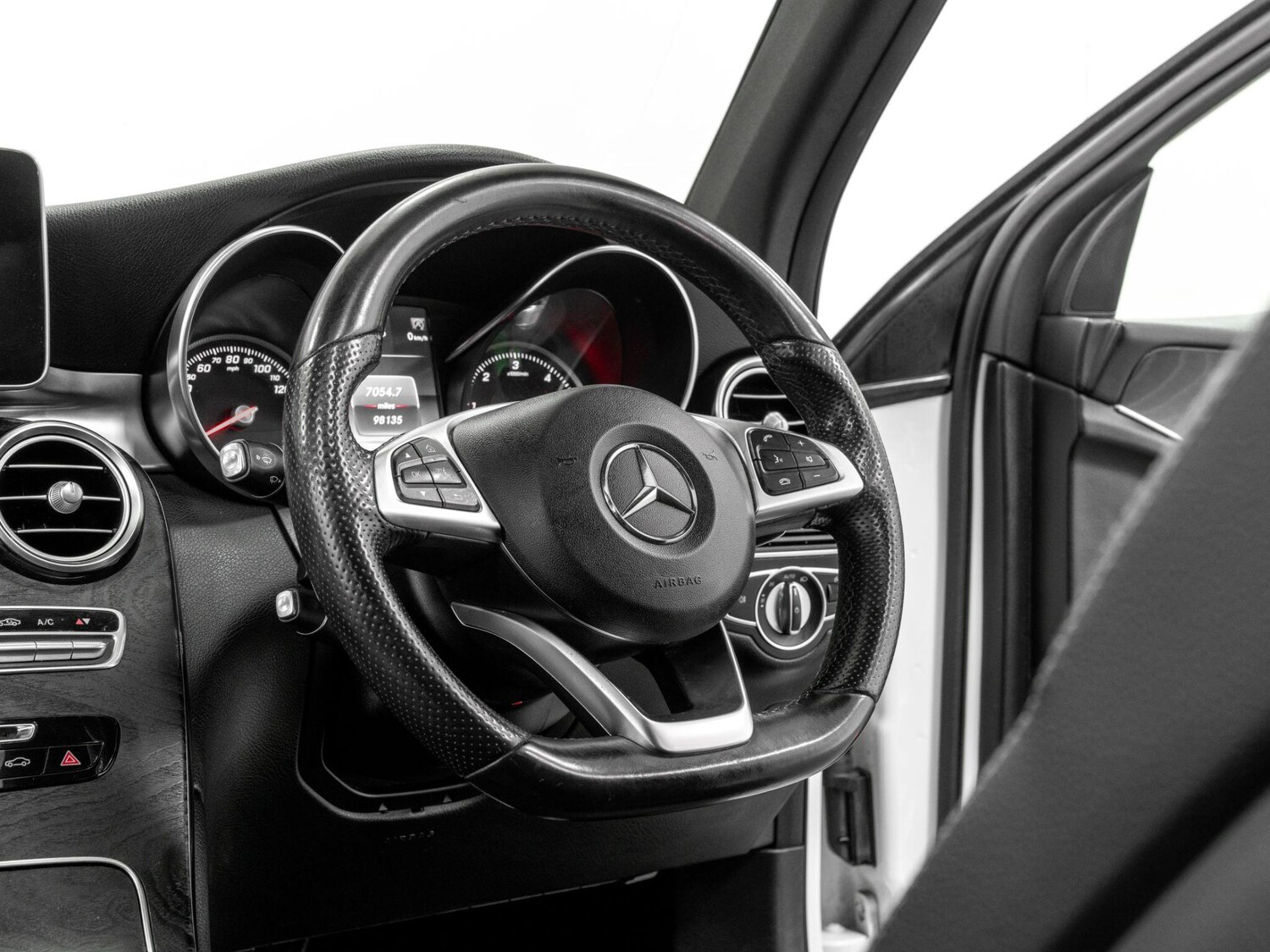 Used Mercedes-Benz GLC 2017 for sale - 76059309: Photo 21