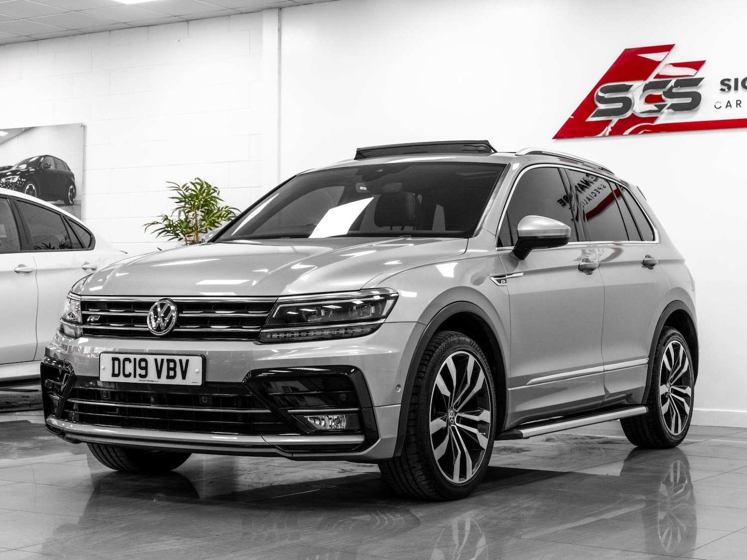 Used Volkswagen Tiguan for sale - 77752953: Photo 2