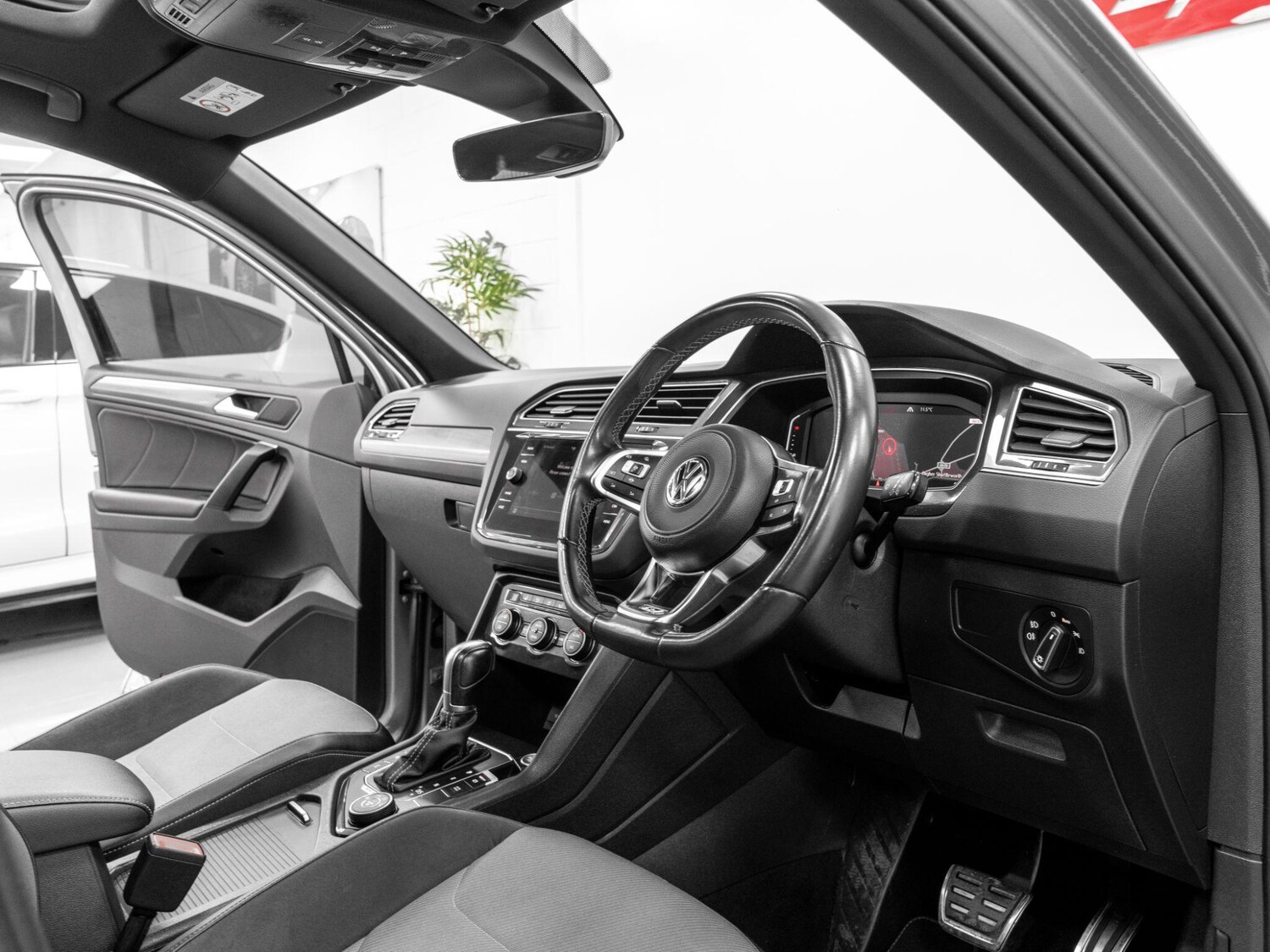 Used Volkswagen Tiguan for sale - 77752953: Photo 32