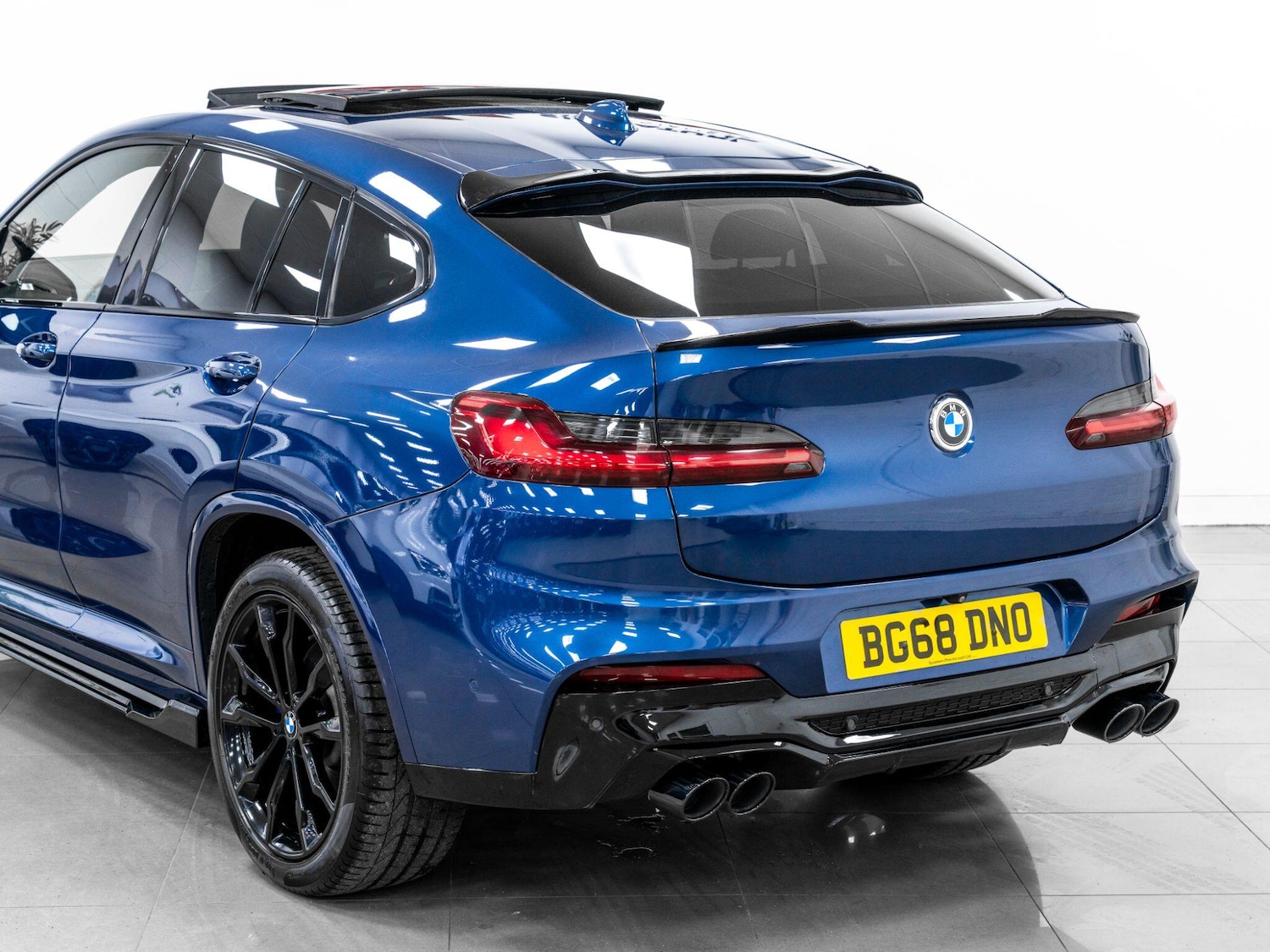 Used BMW X4 2018 for sale - 76839683: Photo 12