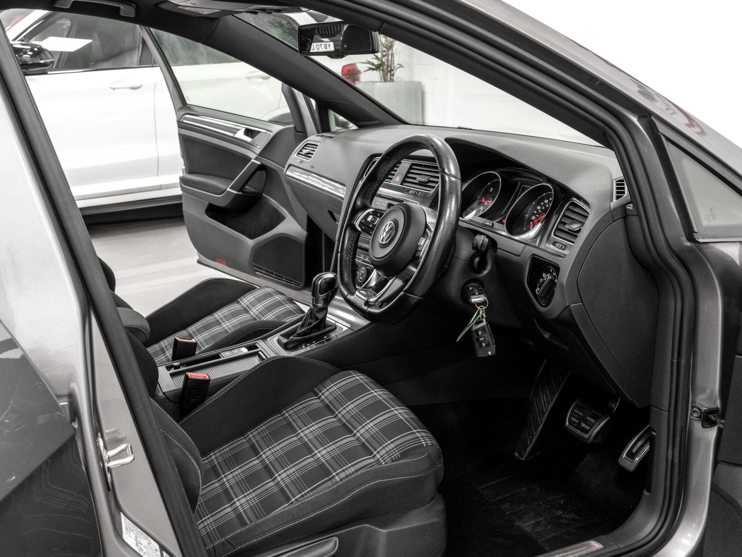 Used Volkswagen Golf 2014 for sale - 76371440: Photo 14