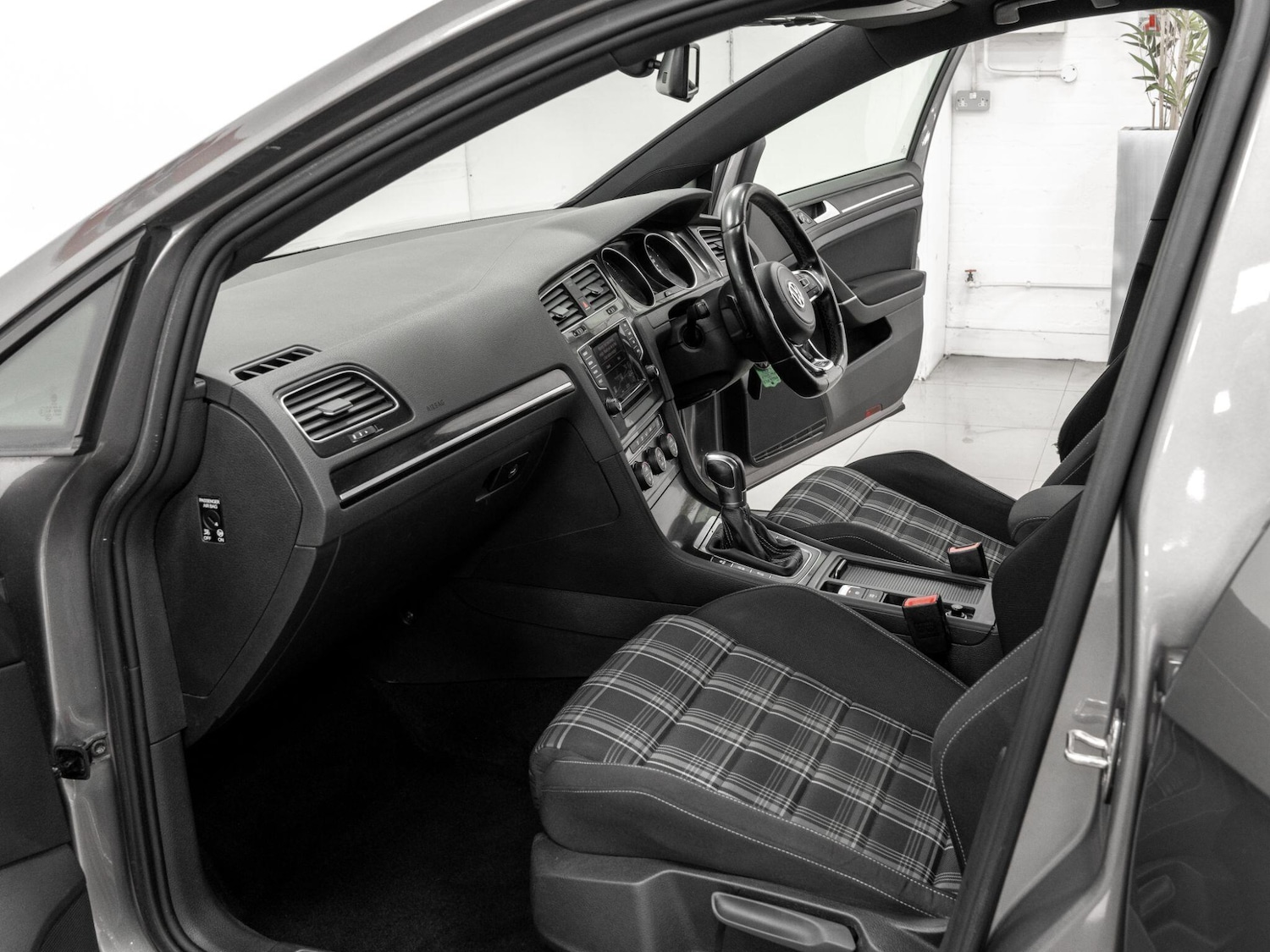 Used Volkswagen Golf 2014 for sale - 76371440: Photo 15