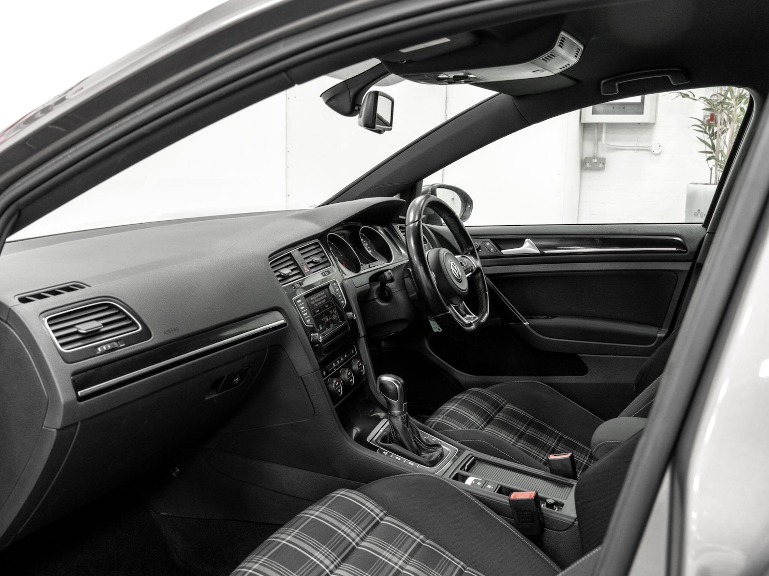 Used Volkswagen Golf 2014 for sale - 76371440: Photo 18