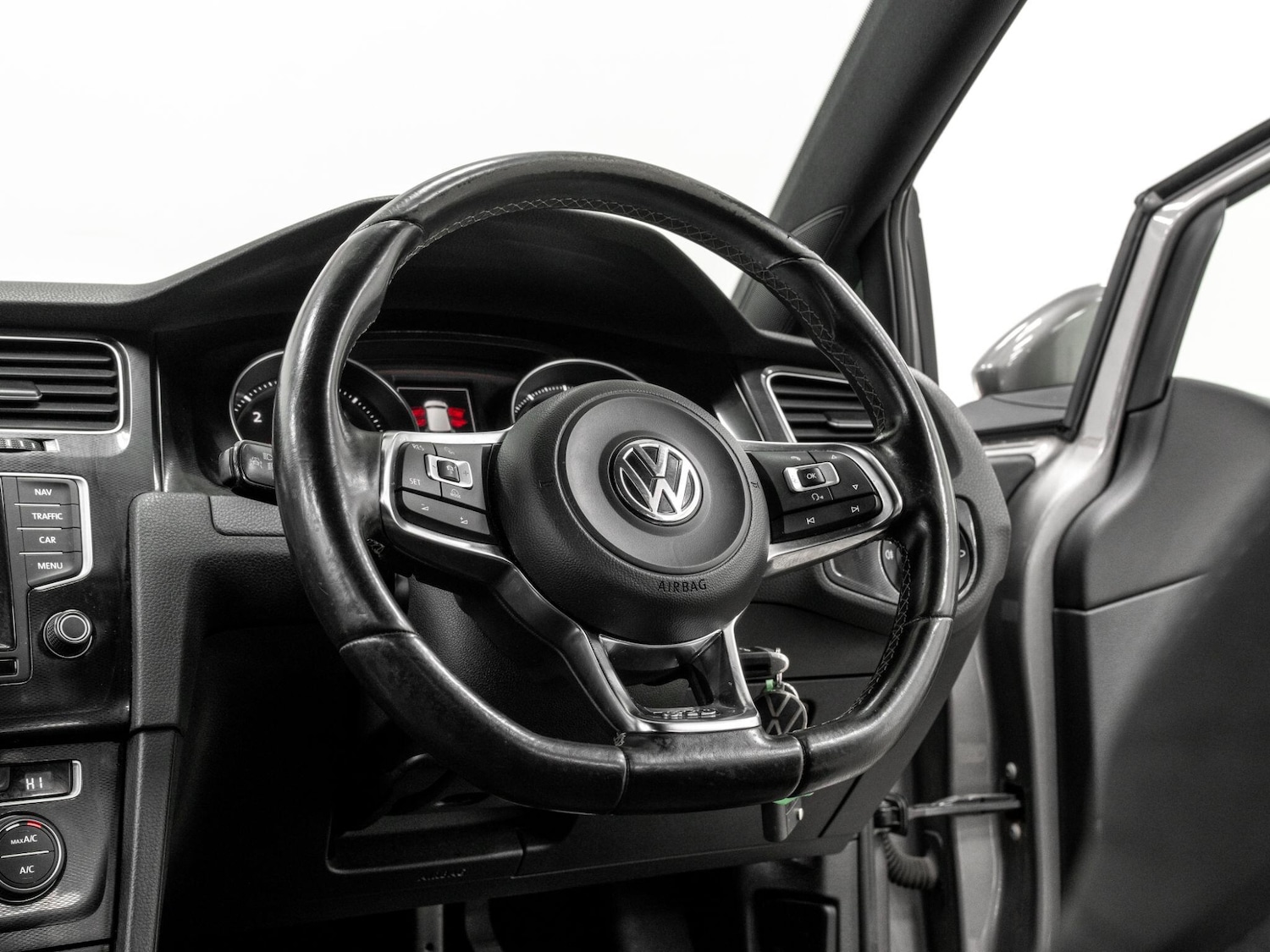 Used Volkswagen Golf 2014 for sale - 76371440: Photo 19