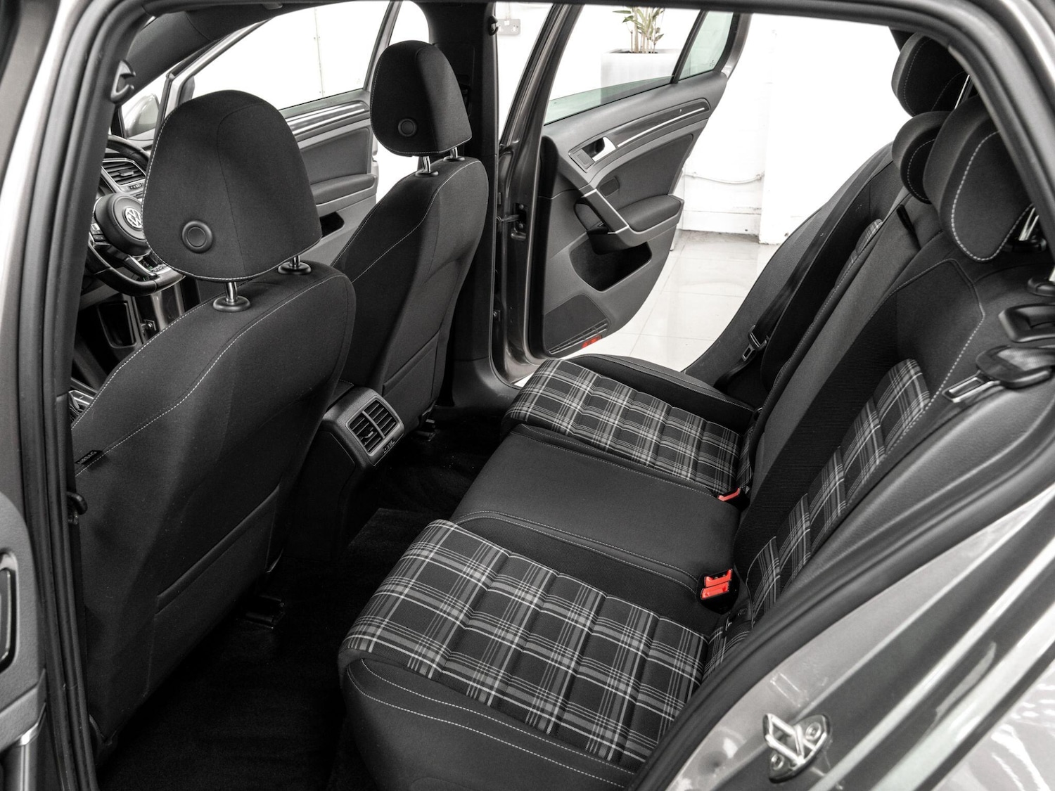 Used Volkswagen Golf 2014 for sale - 76371440: Photo 24