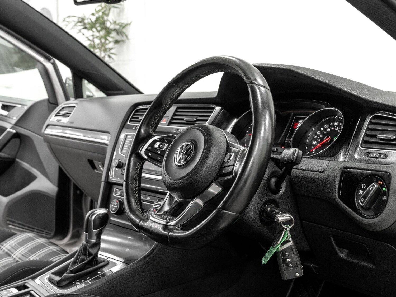 Used Volkswagen Golf 2014 for sale - 76371440: Photo 35