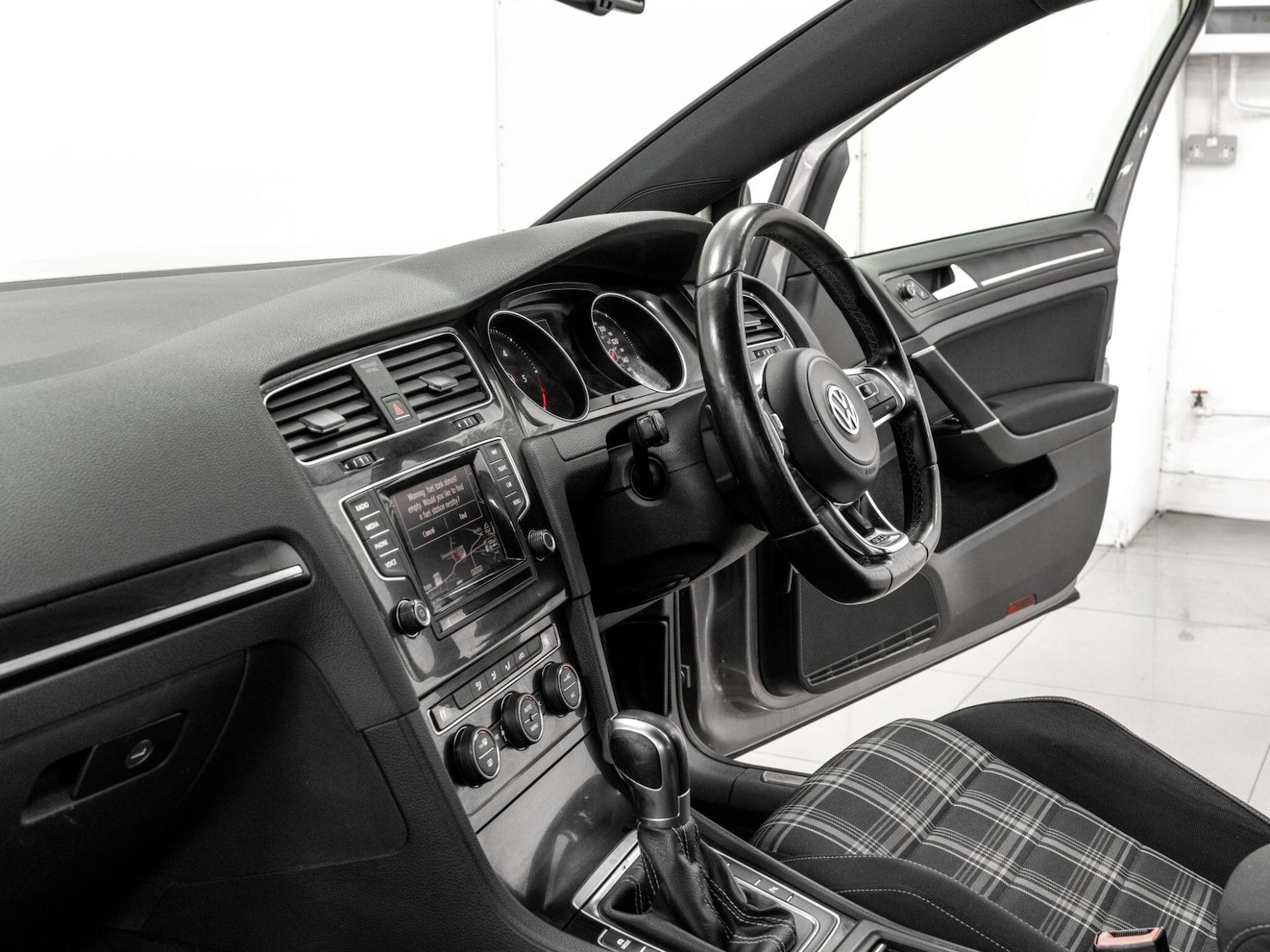 Used Volkswagen Golf 2014 for sale - 76371440: Photo 37