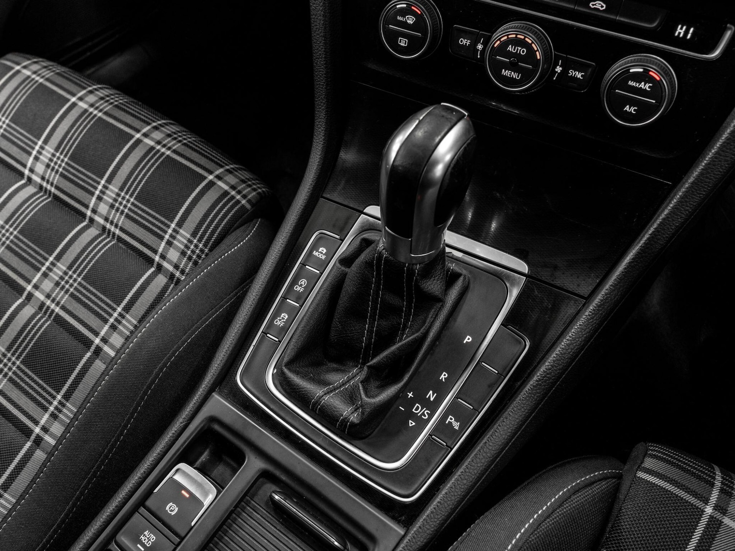 Used Volkswagen Golf 2014 for sale - 76371440: Photo 39