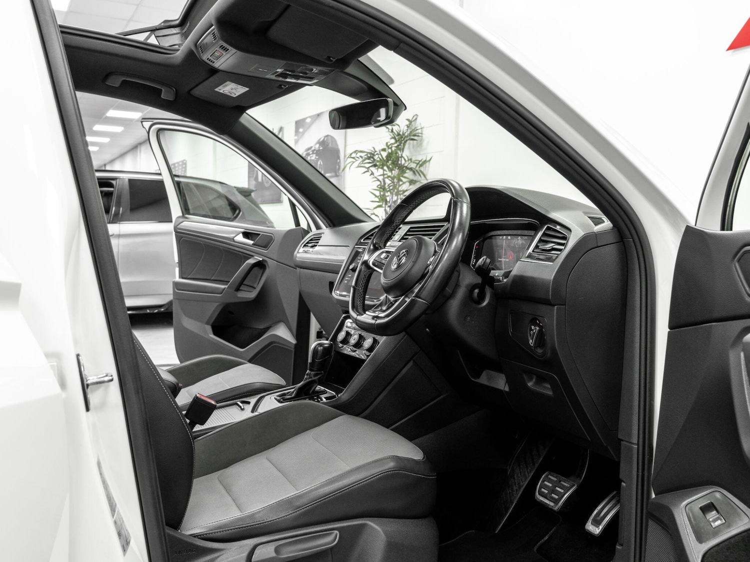 Used Volkswagen Tiguan 2019 for sale - 76743089: Photo 17