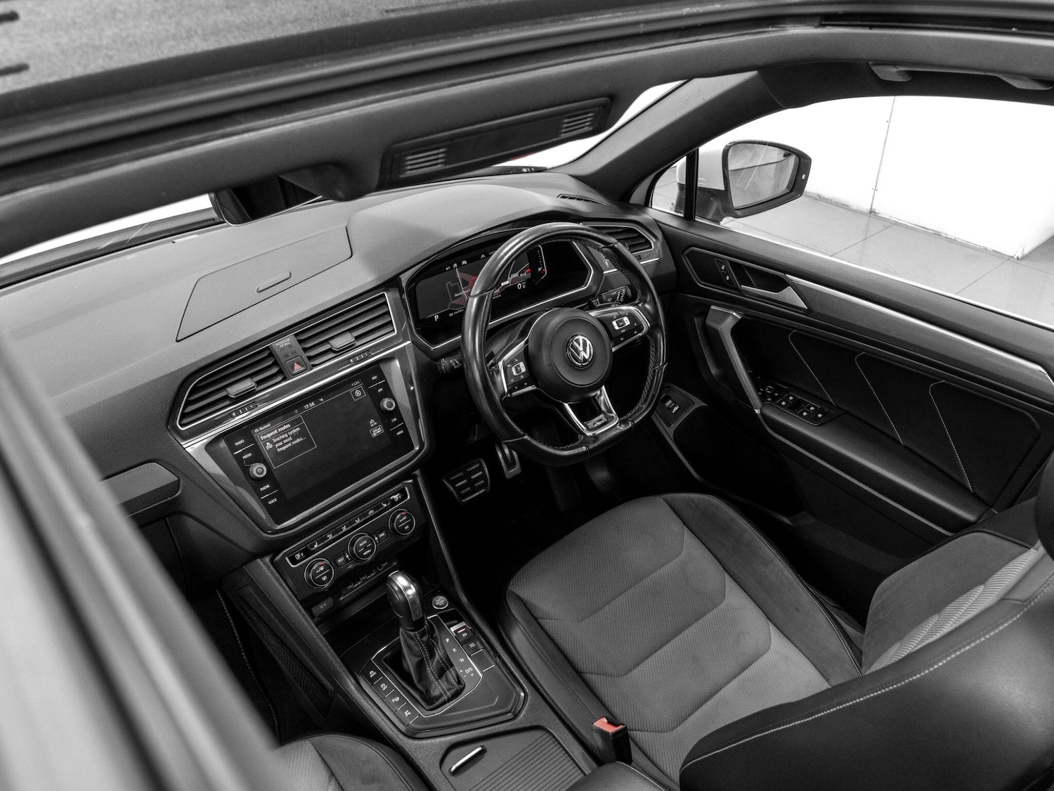 Used Volkswagen Tiguan 2019 for sale - 76743089: Photo 22