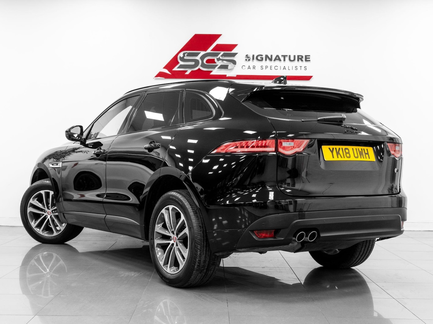 Used Jaguar F-Pace 2018 for sale - 76633986: Photo 4