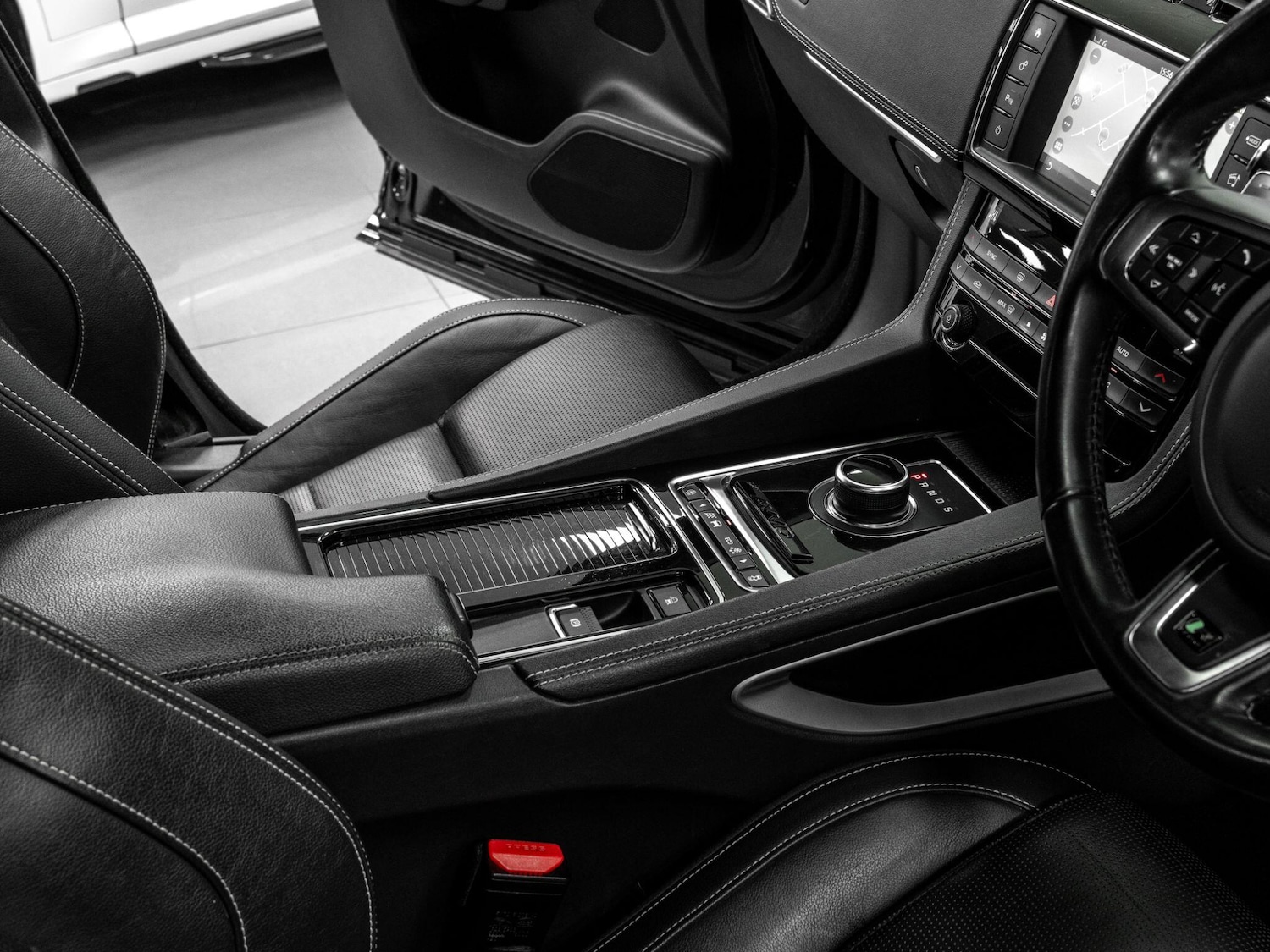 Used Jaguar F-Pace 2018 for sale - 76633986: Photo 42