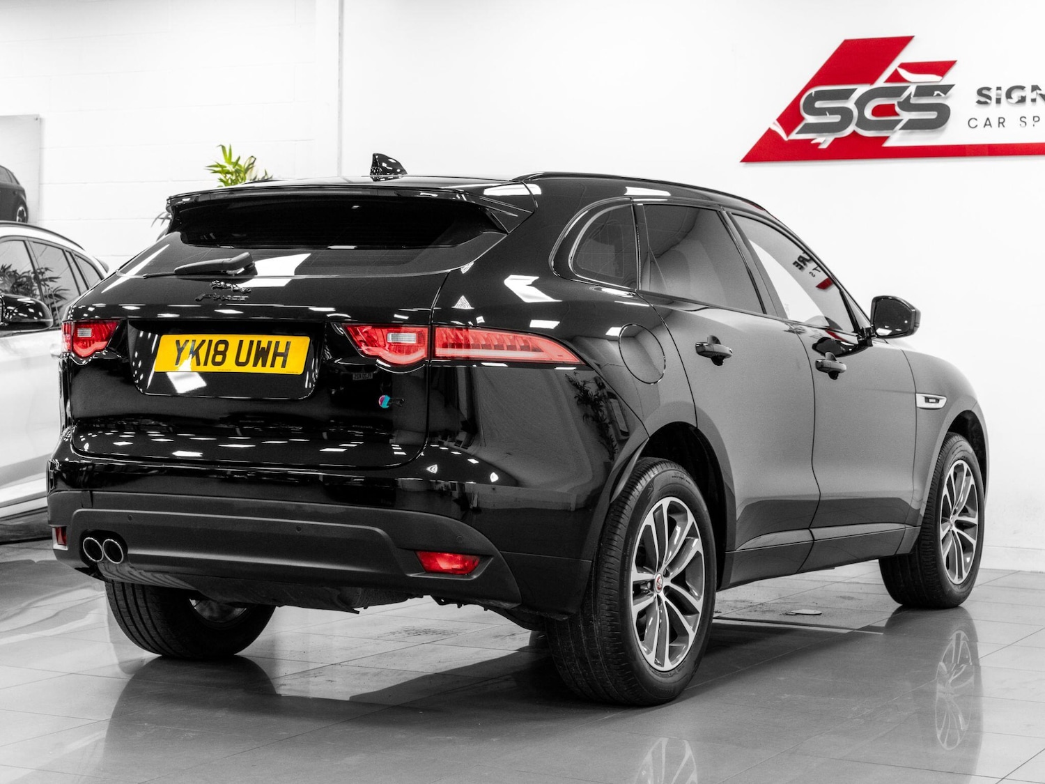 Used Jaguar F-Pace 2018 for sale - 76633986: Photo 5