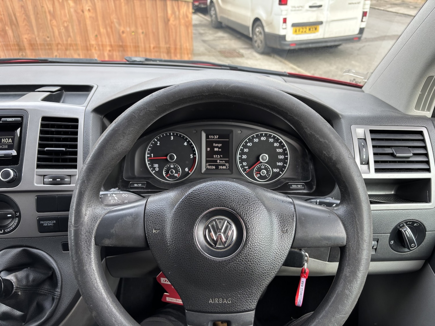 Used Volkswagen Transporter 2015 for sale - 77707317: Photo 11