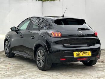 Used Peugeot E-208 2022 for sale - 77429636: Photo