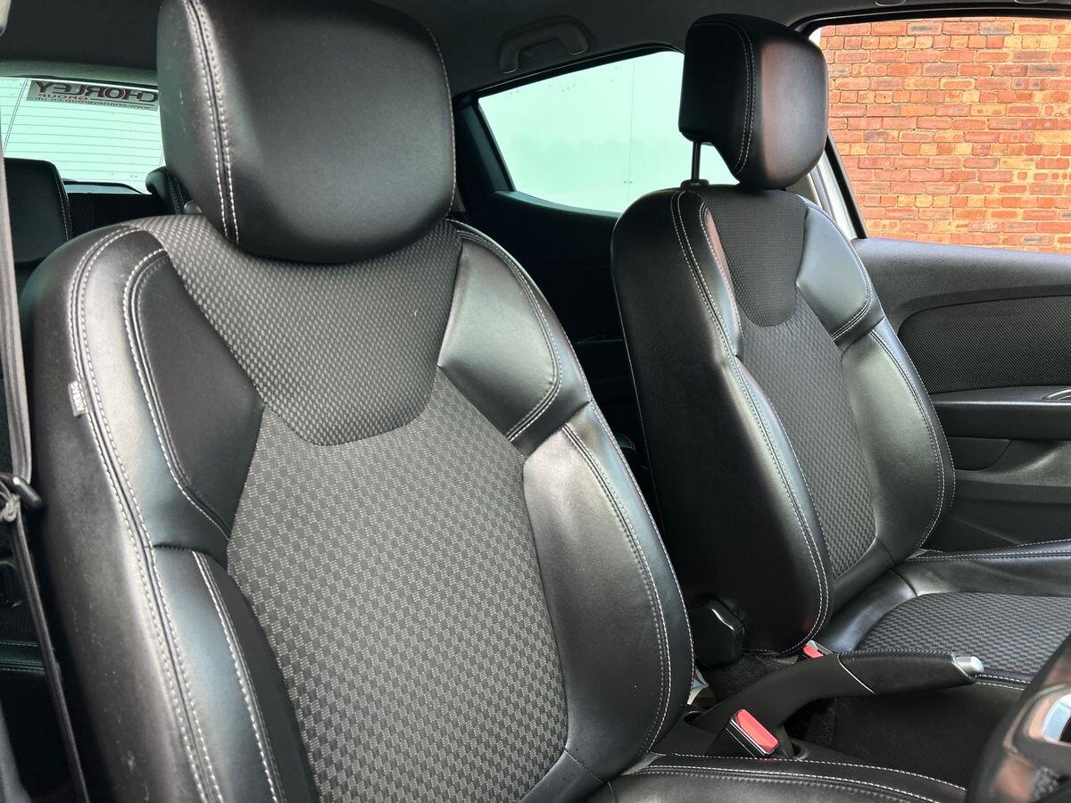 Used Renault Clio 2019 for sale - 76836328: Photo 14