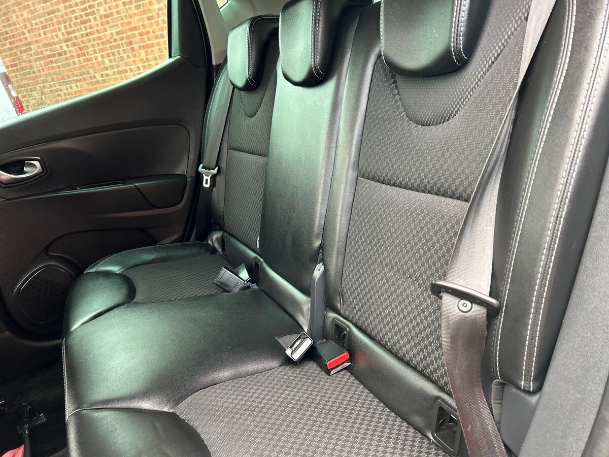 Used Renault Clio 2019 for sale - 76836328: Photo 16