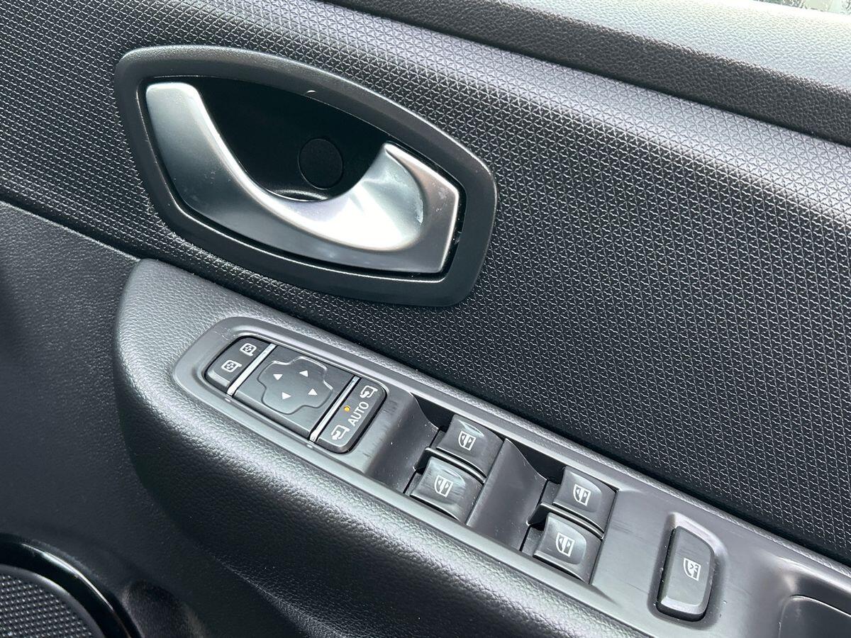 Used Renault Clio 2019 for sale - 76836328: Photo 18